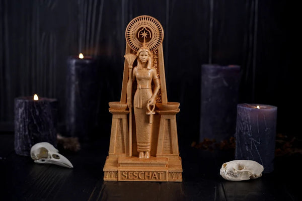 Seschat egyptian statue