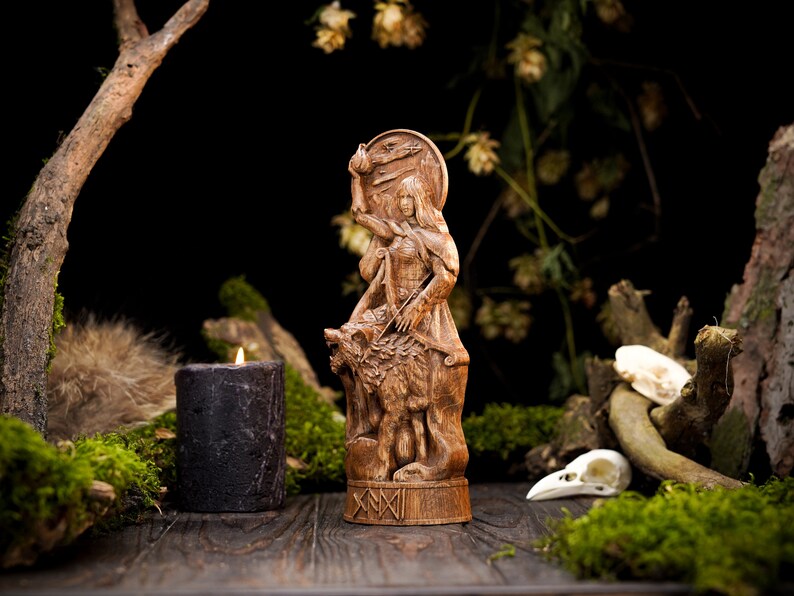 Skadi goddess statue