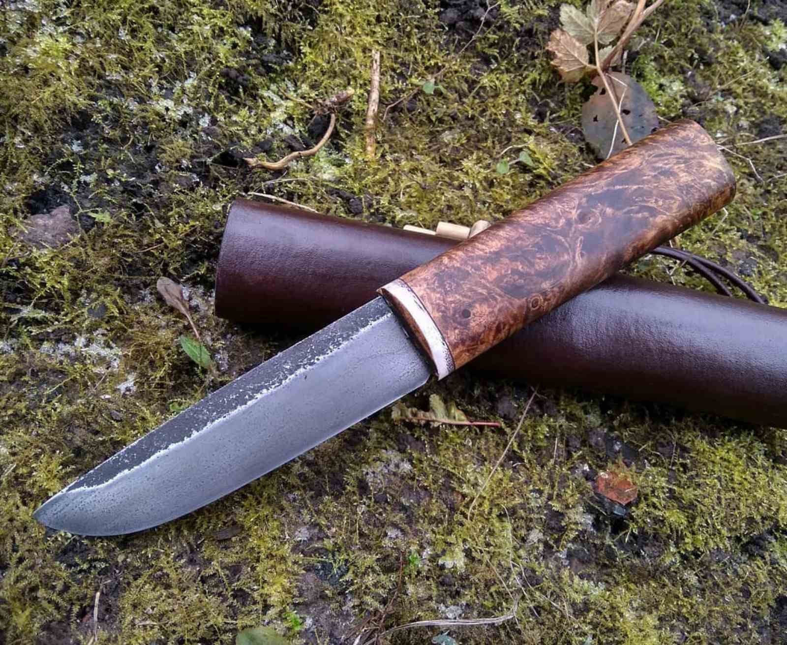 Custom hunting knife