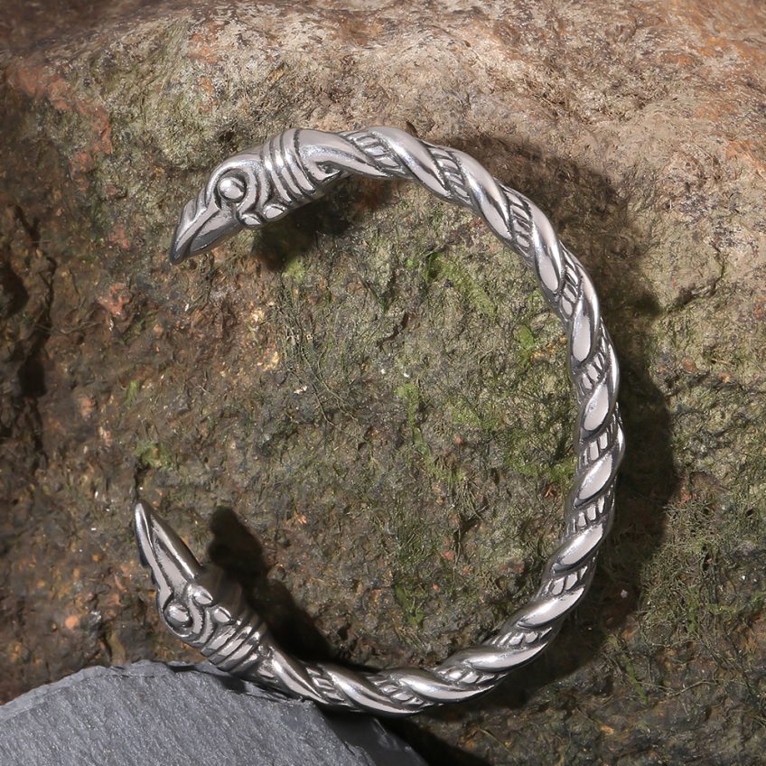 Raven Bracelet • 5-7 days delivery within USA