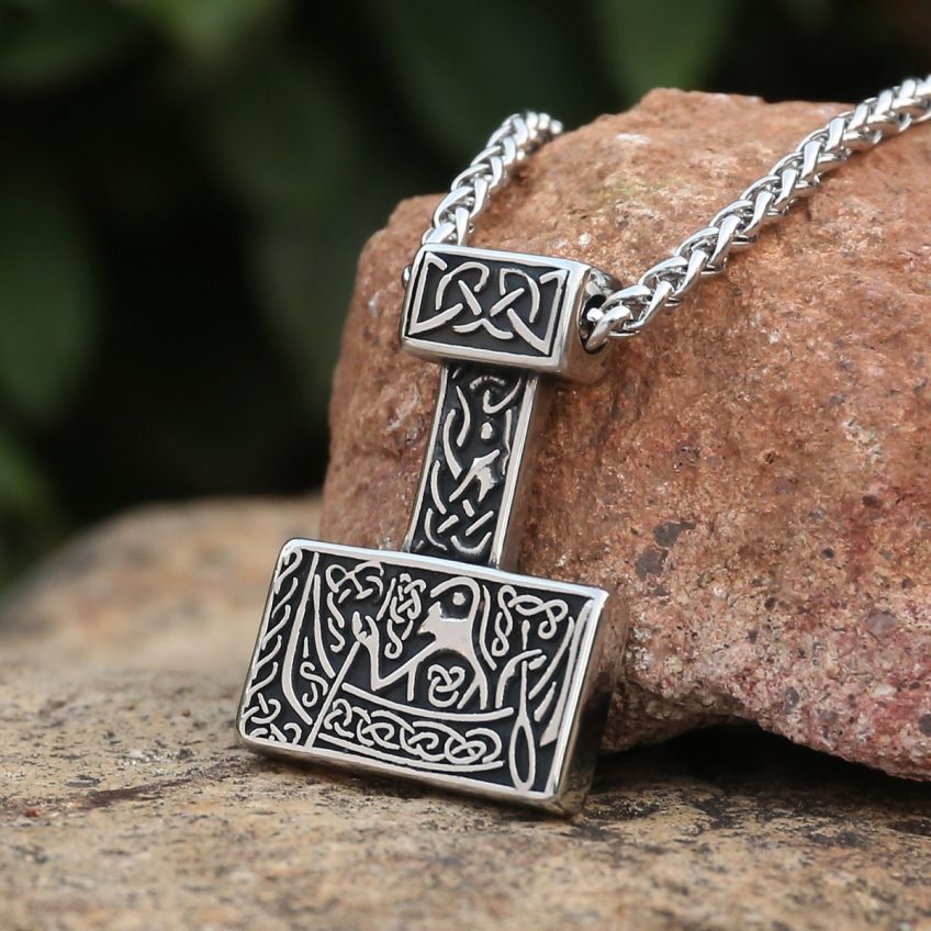 Large Mjolnir necklace • 5-7 days delivery guarantee