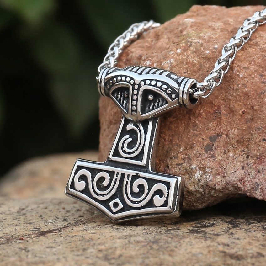 Skane Mjolnir necklace • 5-7 days delivery guarantee