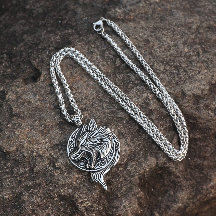 Fenrir necklace • 5-7 days delivery guarantee