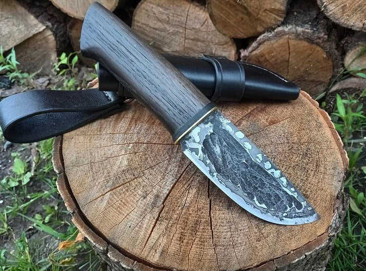 Forged engraved knife - Valhallaworld