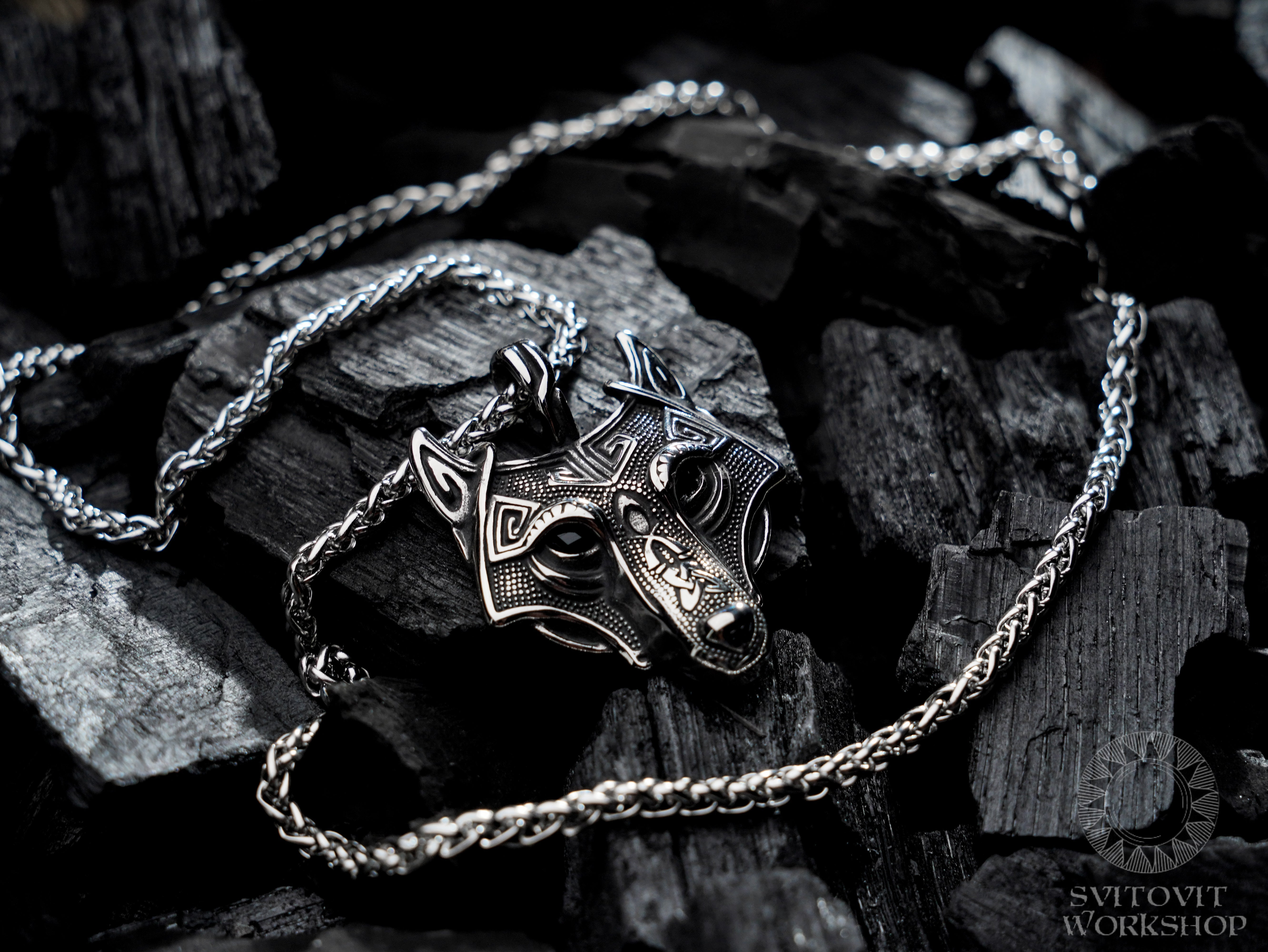 Fenrir head necklace • 5-7 days delivery guarantee