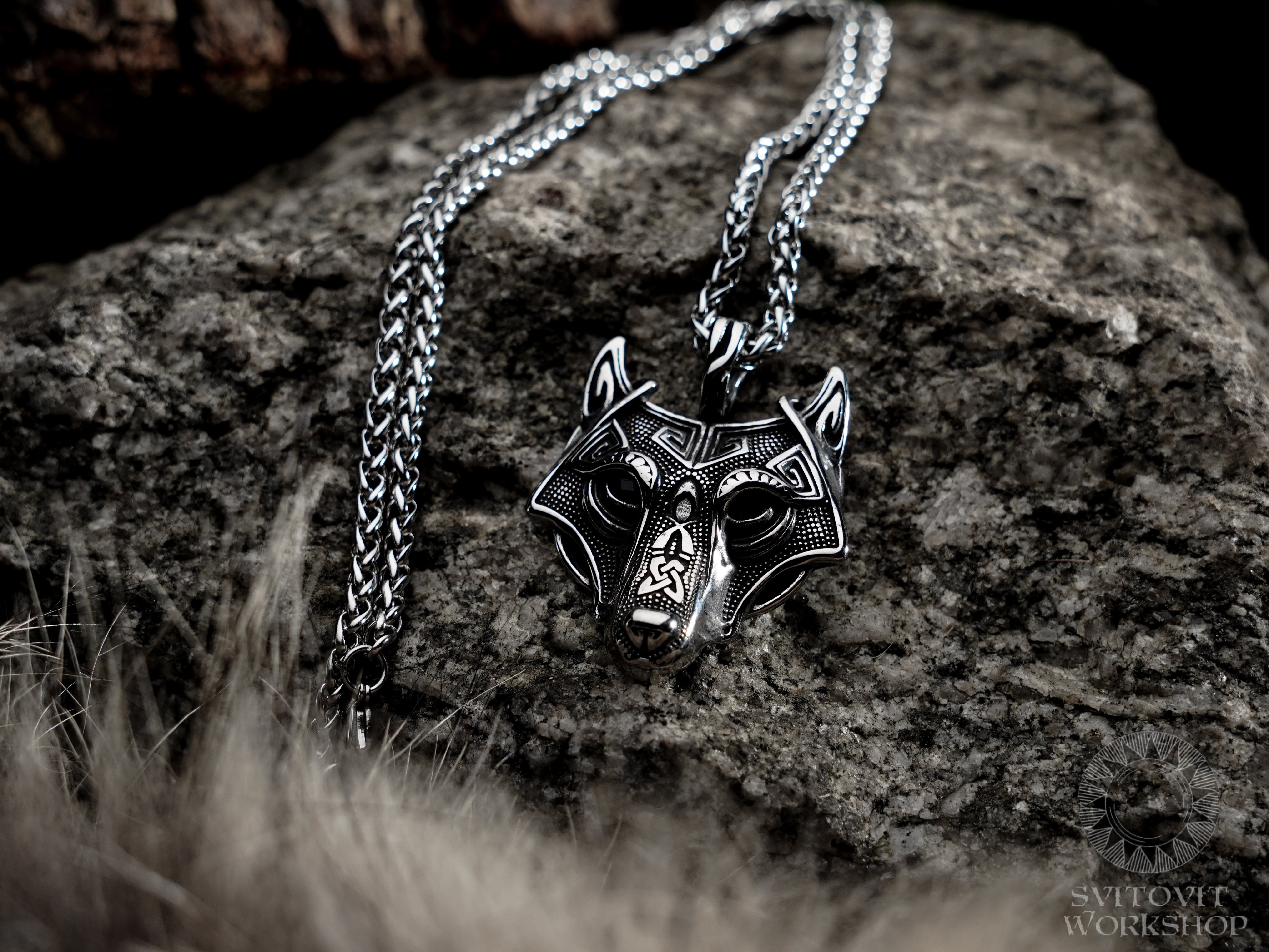 Fenrir head necklace • 5-7 days delivery guarantee