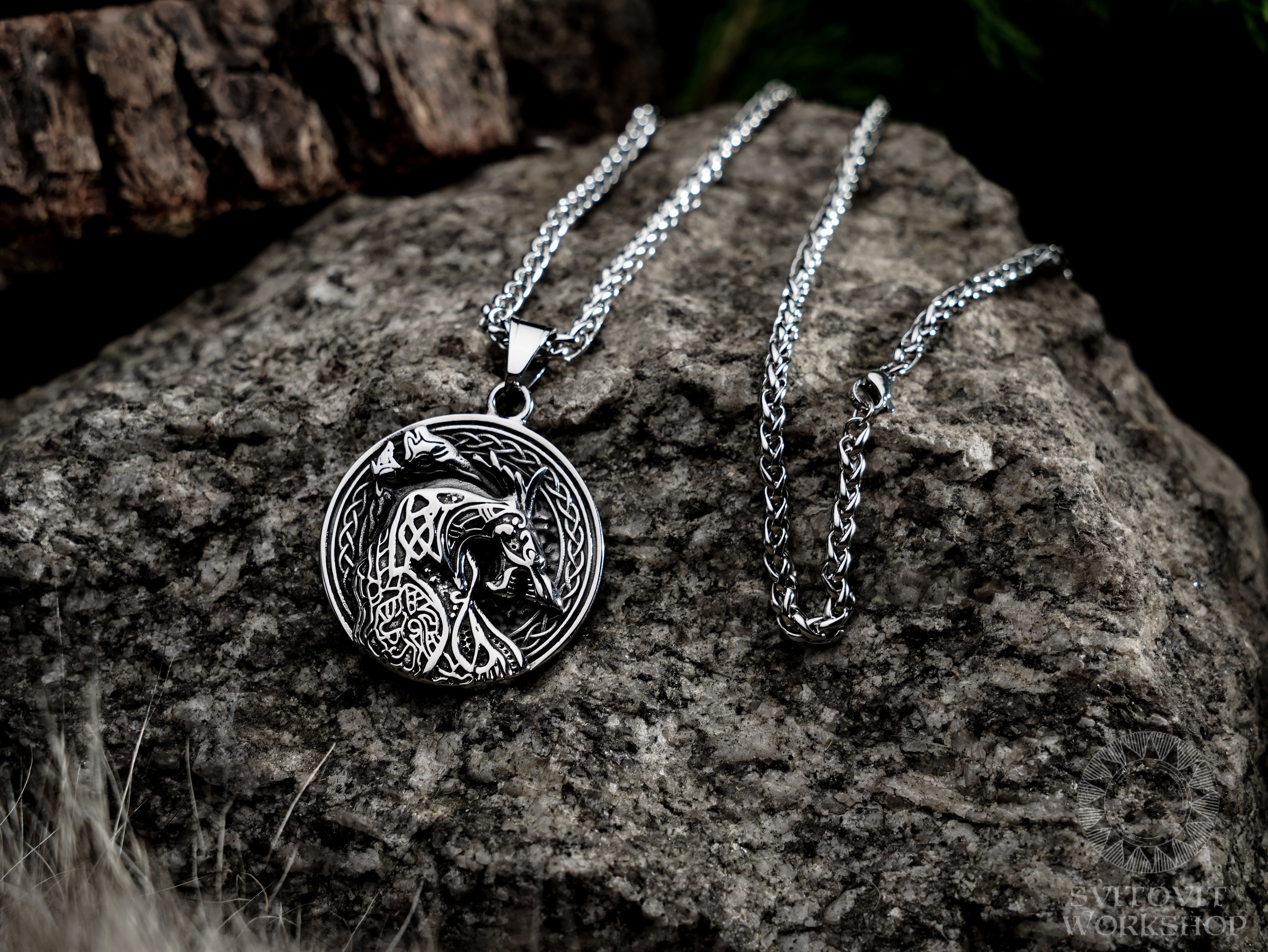 Fenrir necklace • 5-7 days delivery guarantee