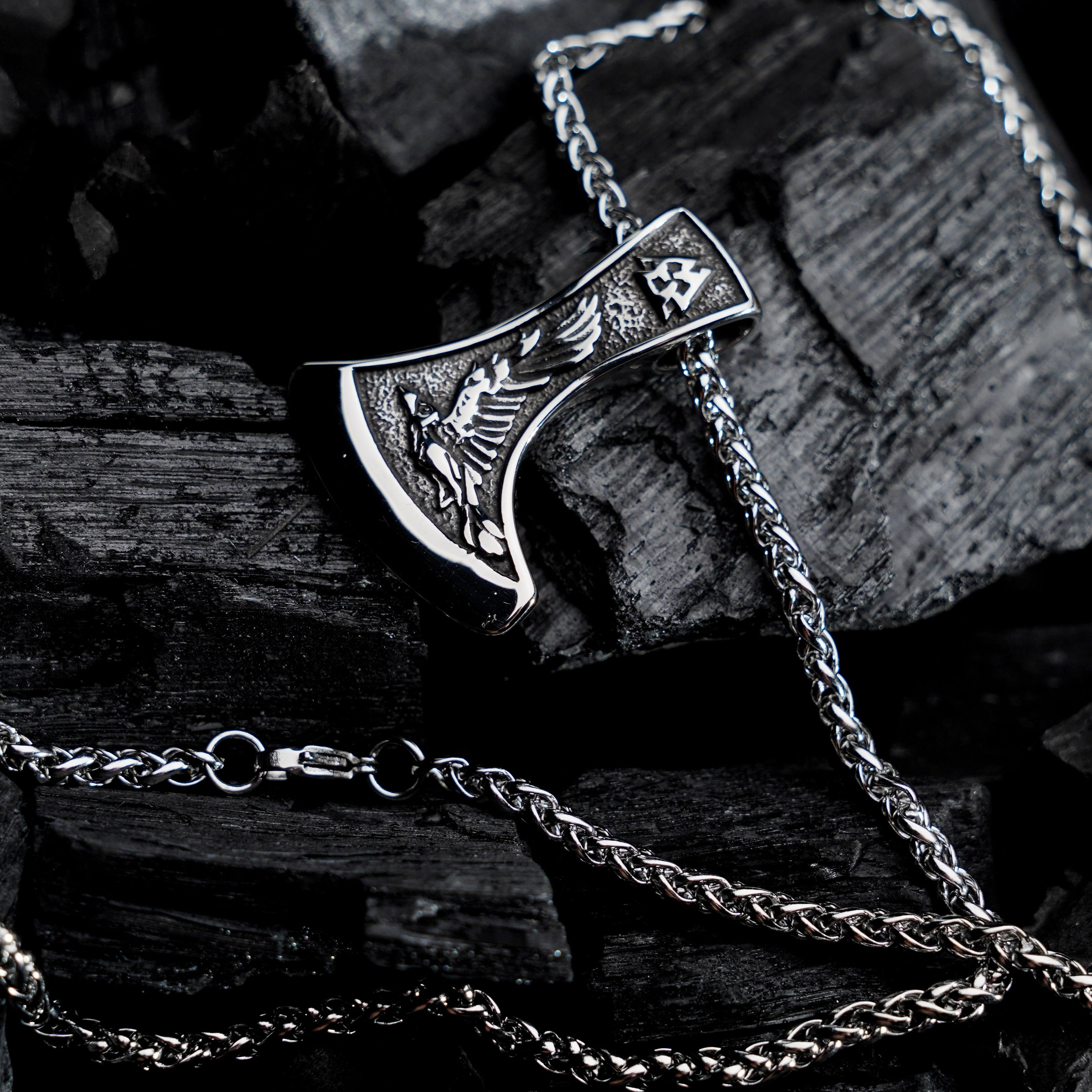 Norse Axe necklace • 5-7 days delivery guarantee