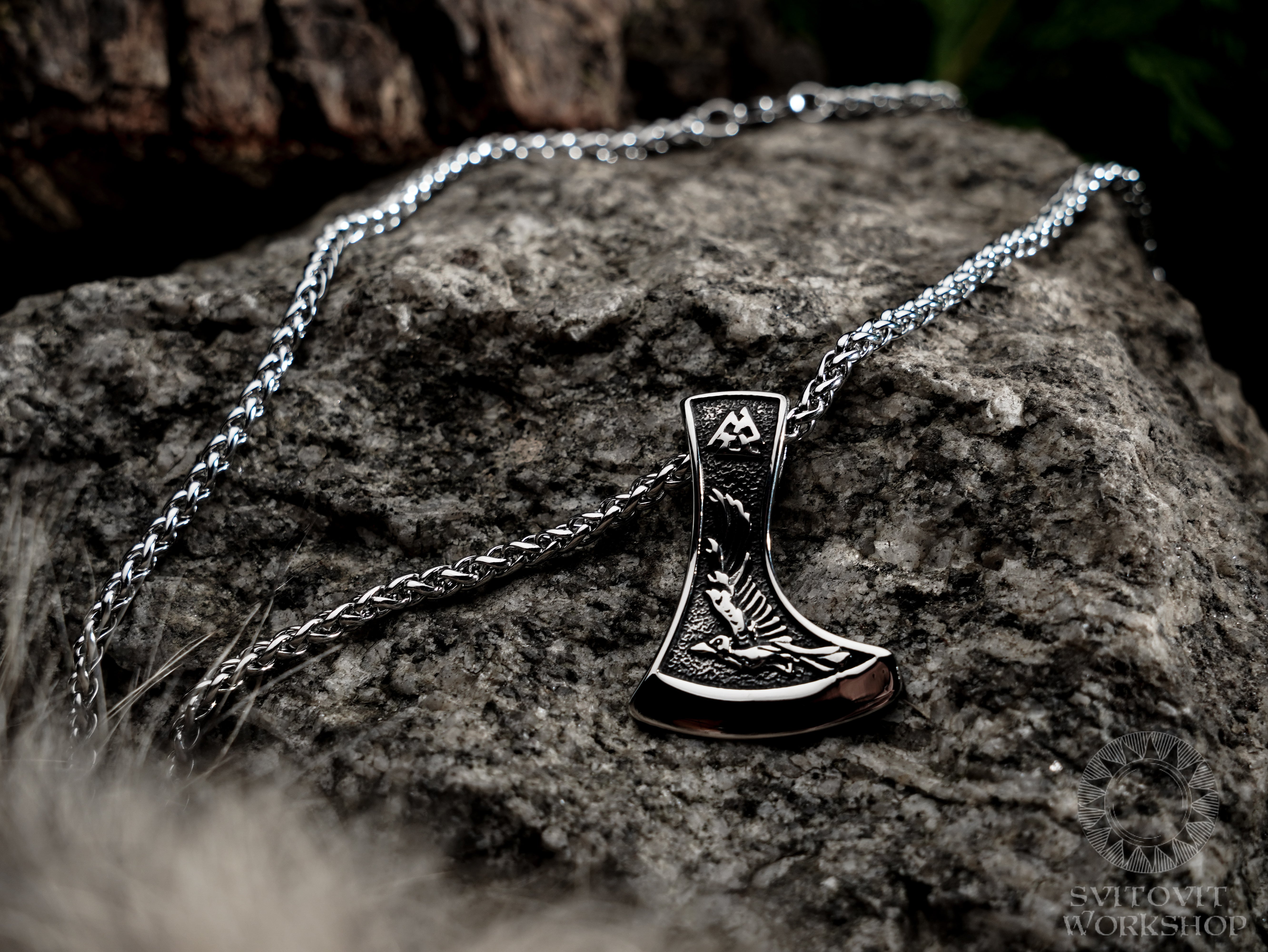 Norse Axe necklace • 5-7 days delivery guarantee