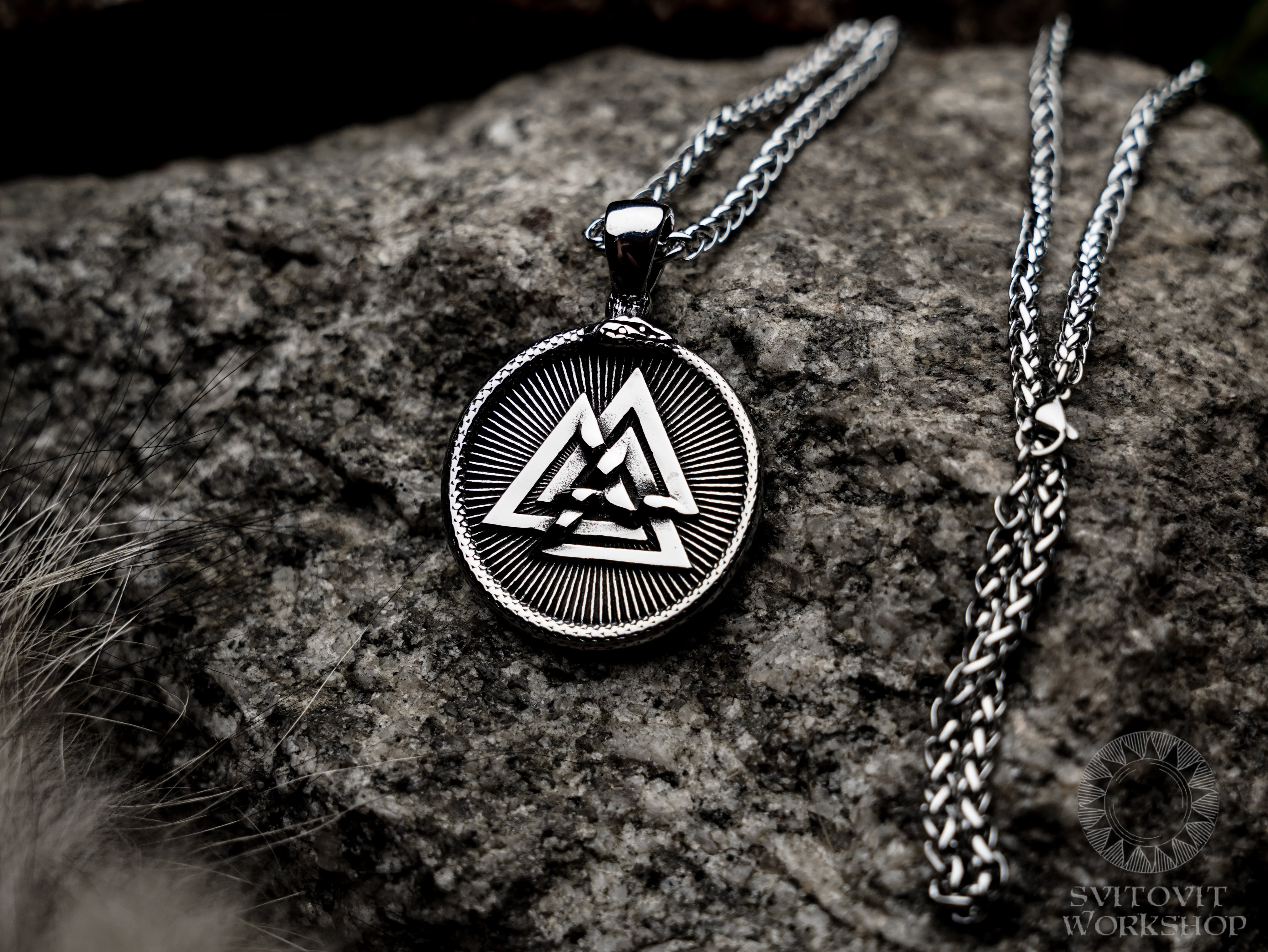 Valknut and Ouroboros necklace • 5-7 days delivery guarantee