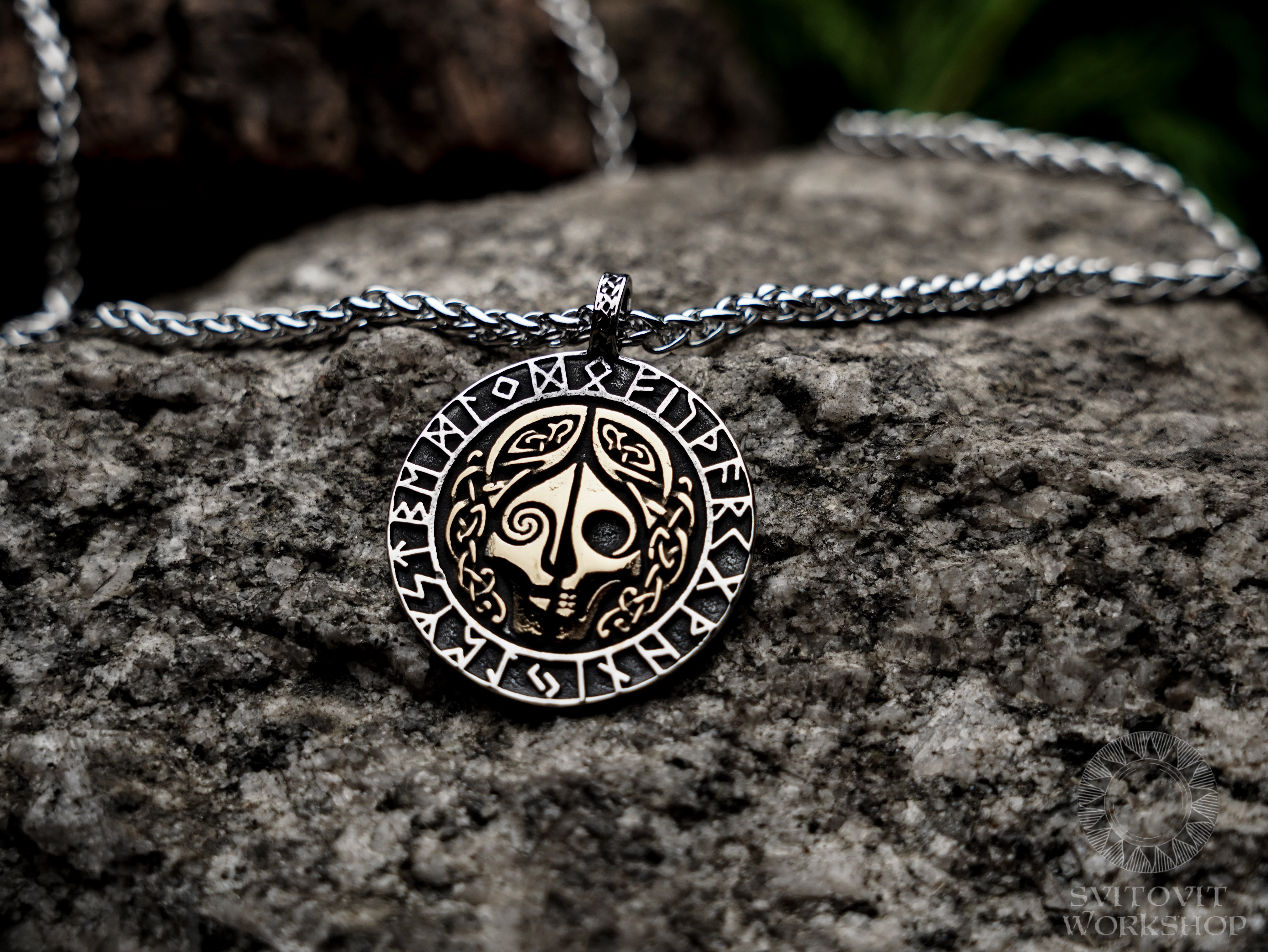 Hel necklace • 5-7 days delivery guarantee
