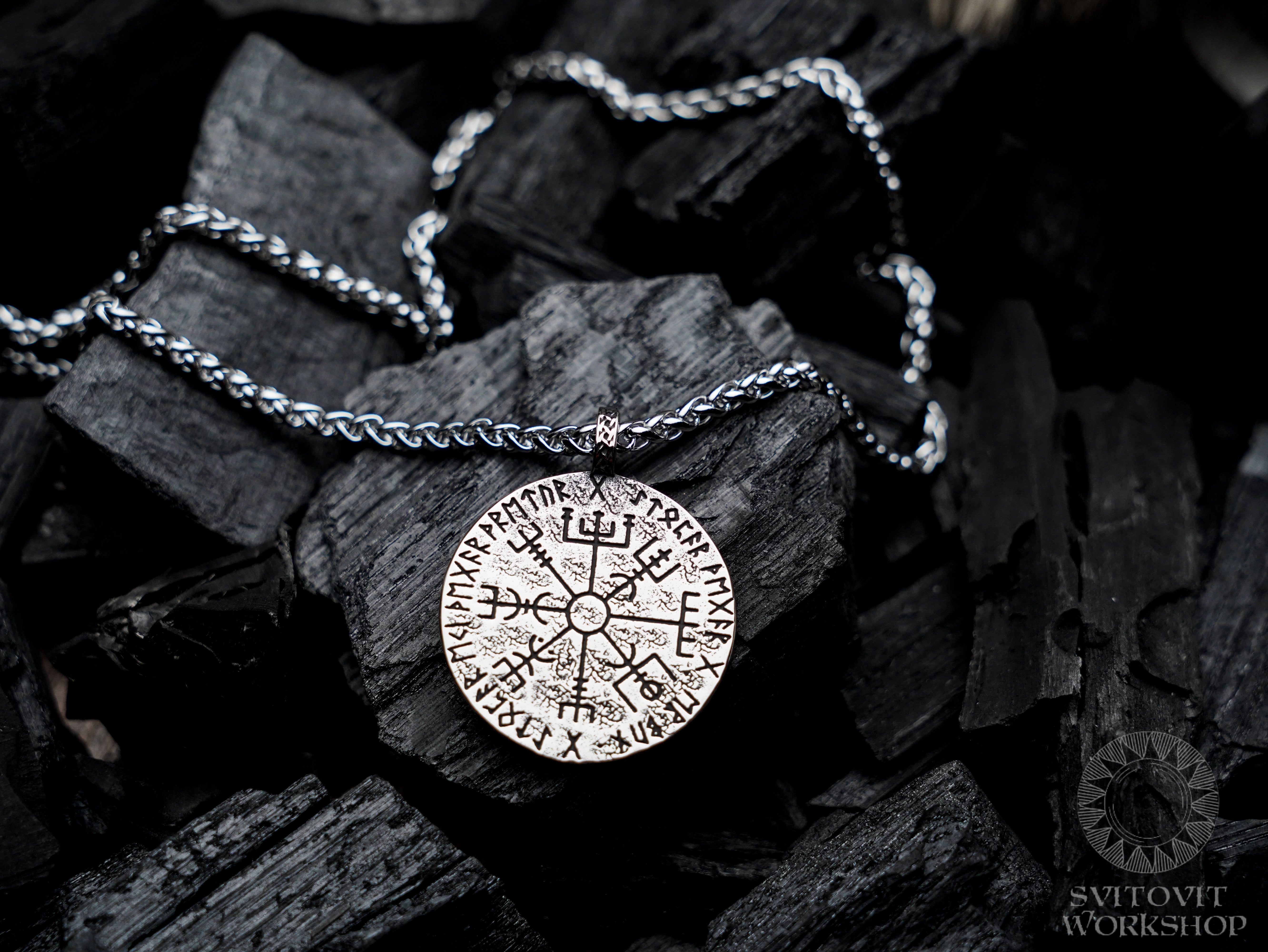 Hel necklace • 5-7 days delivery guarantee