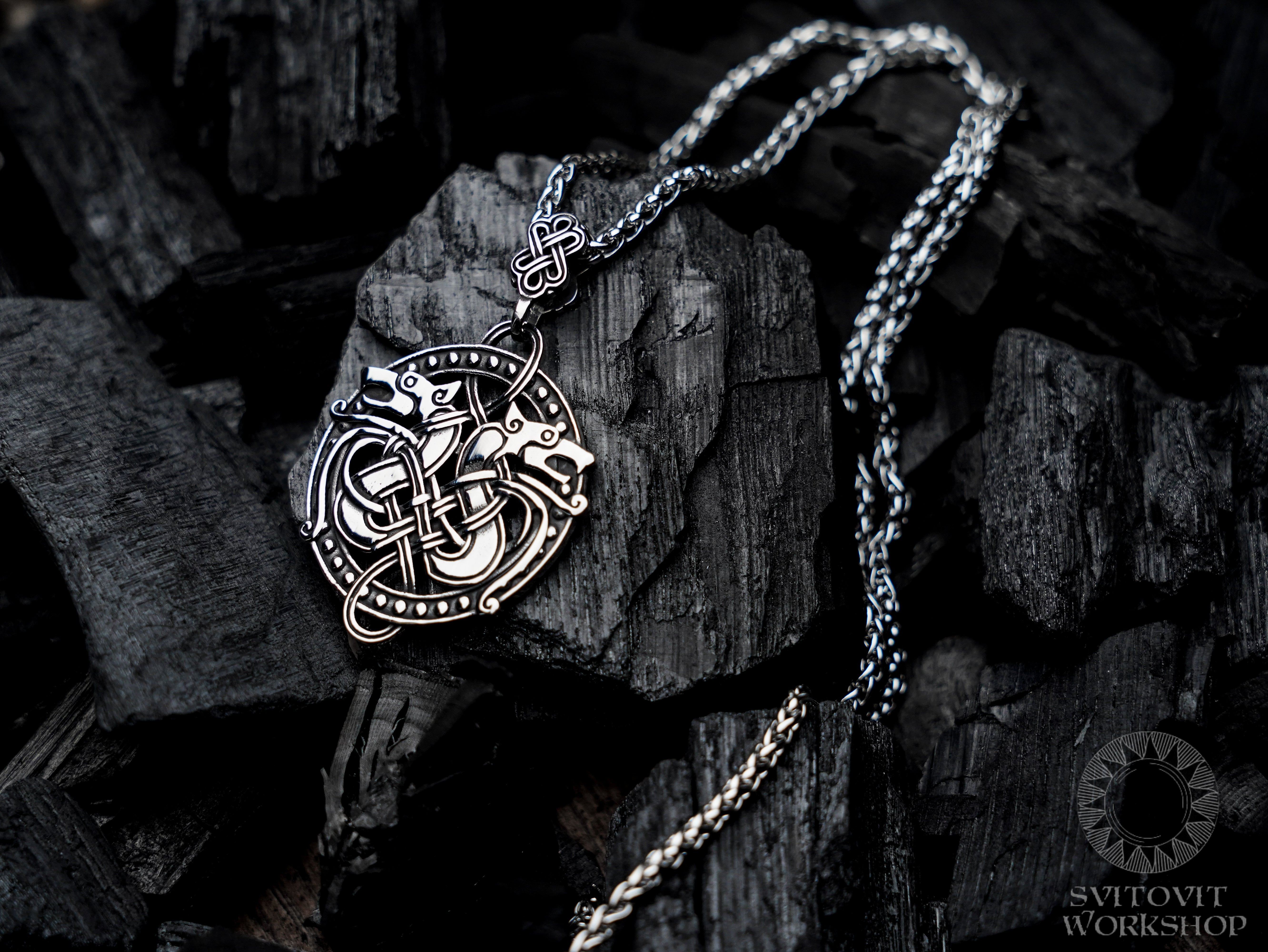 Jormungand necklace • 5-7 days delivery guarantee