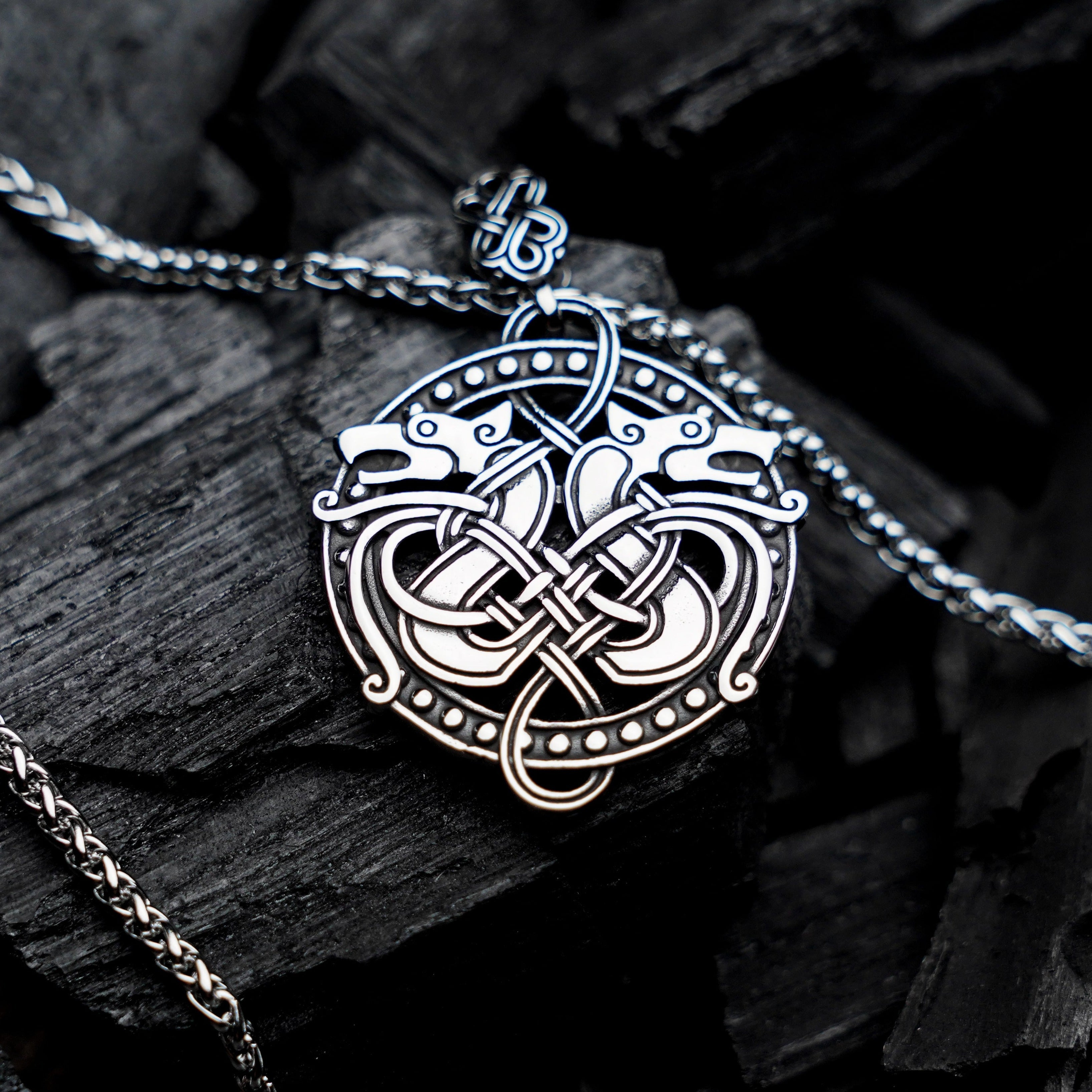 Jormungand necklace • 5-7 days delivery guarantee