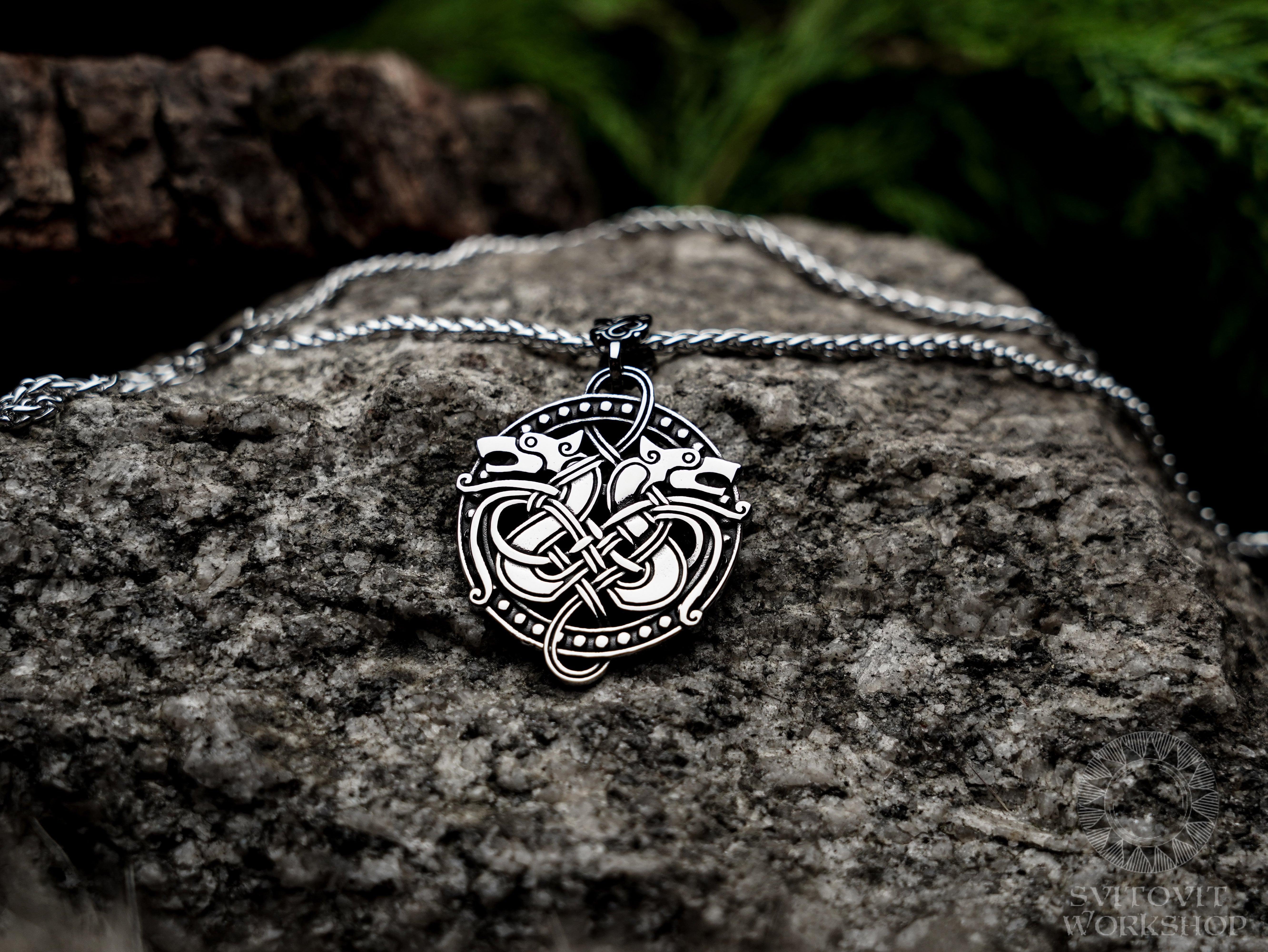 Jormungand necklace • 5-7 days delivery guarantee