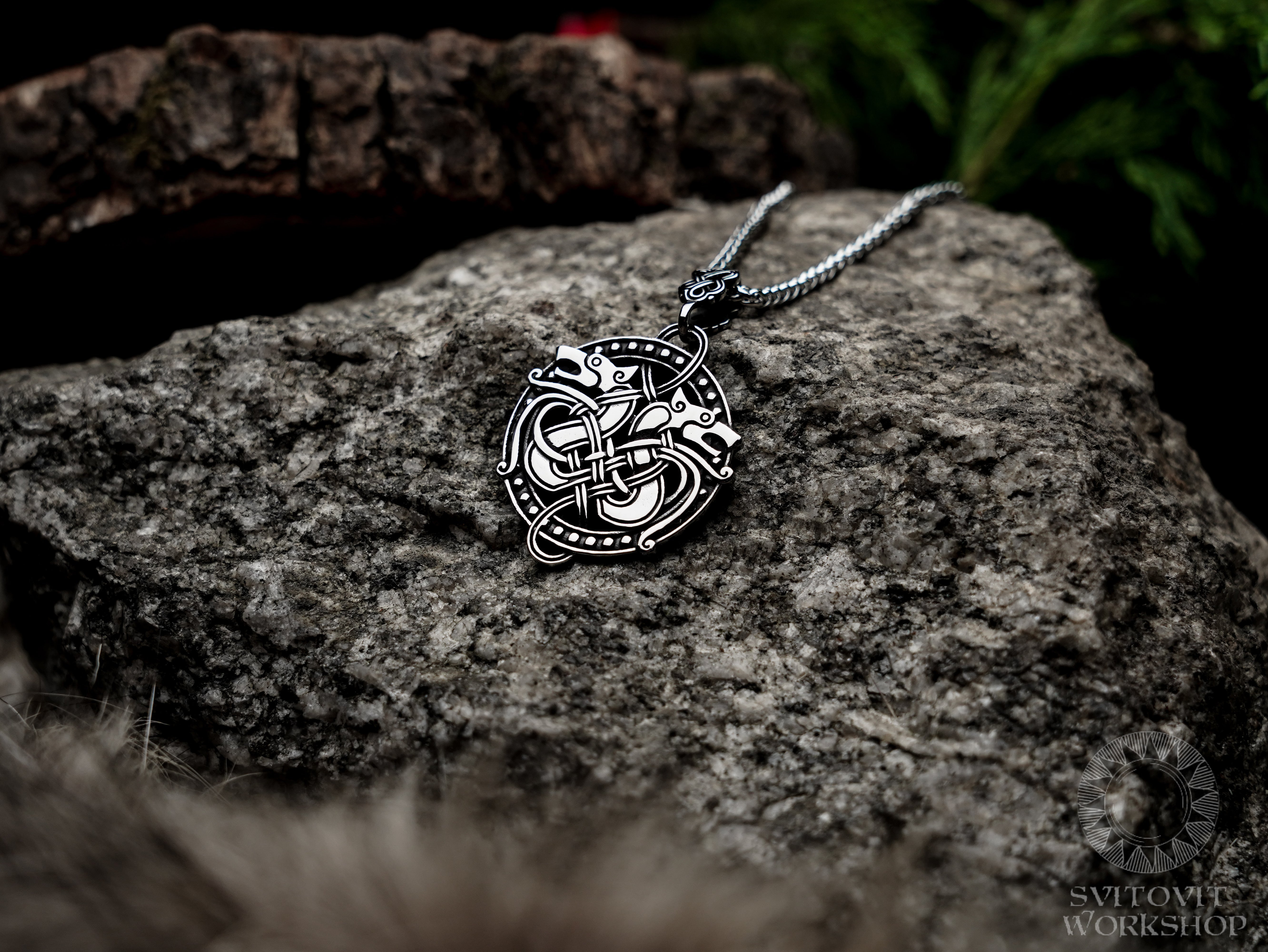 Jormungand necklace • 5-7 days delivery guarantee