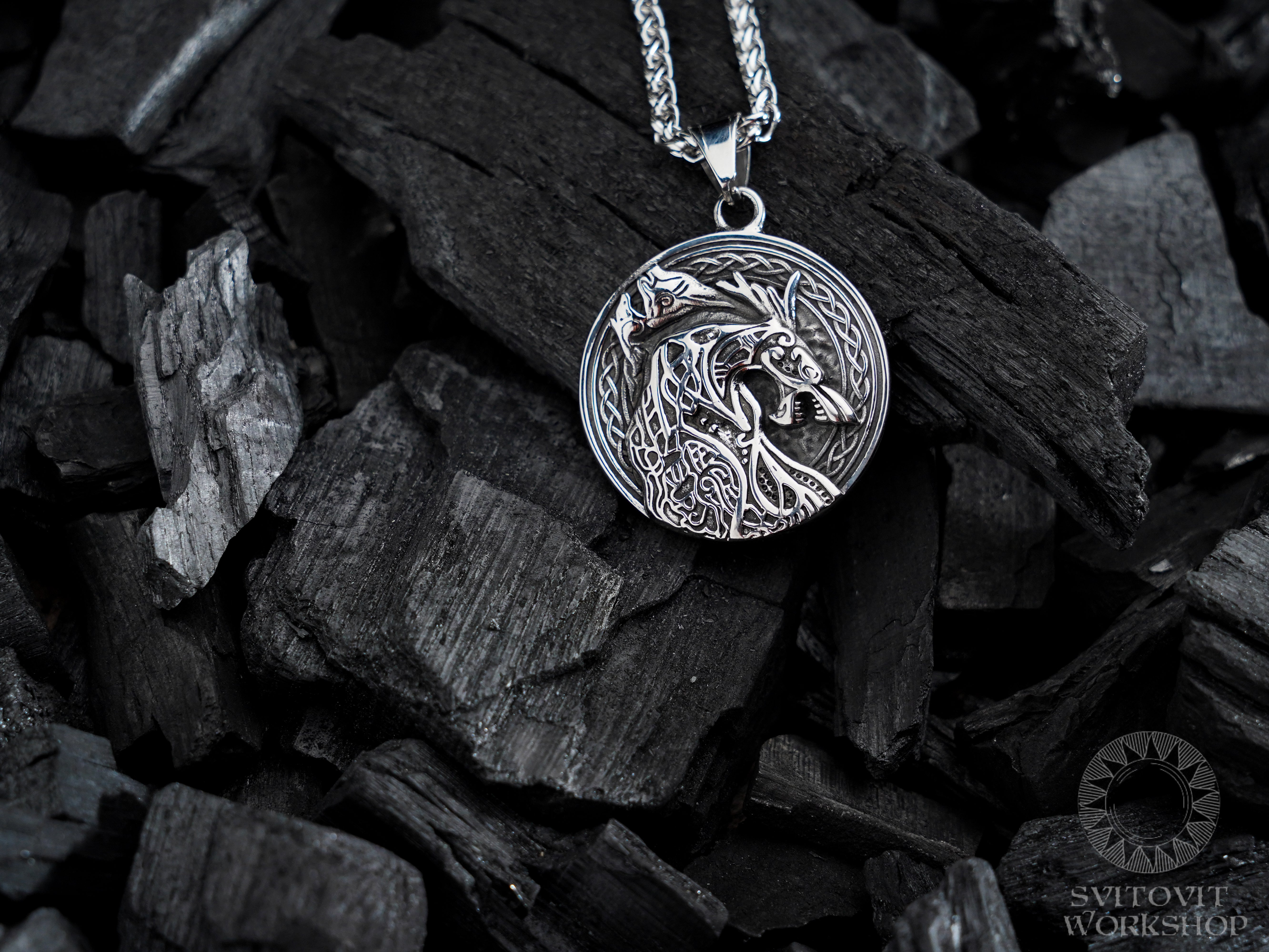 Fenrir necklace • 5-7 days delivery guarantee