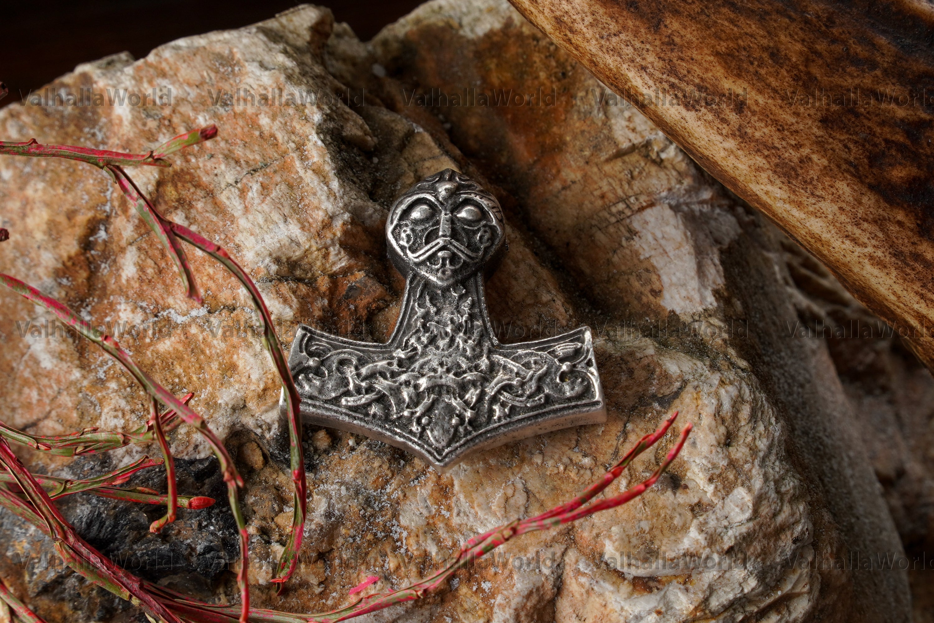 Mjolnir Pendant - Valhallaworld