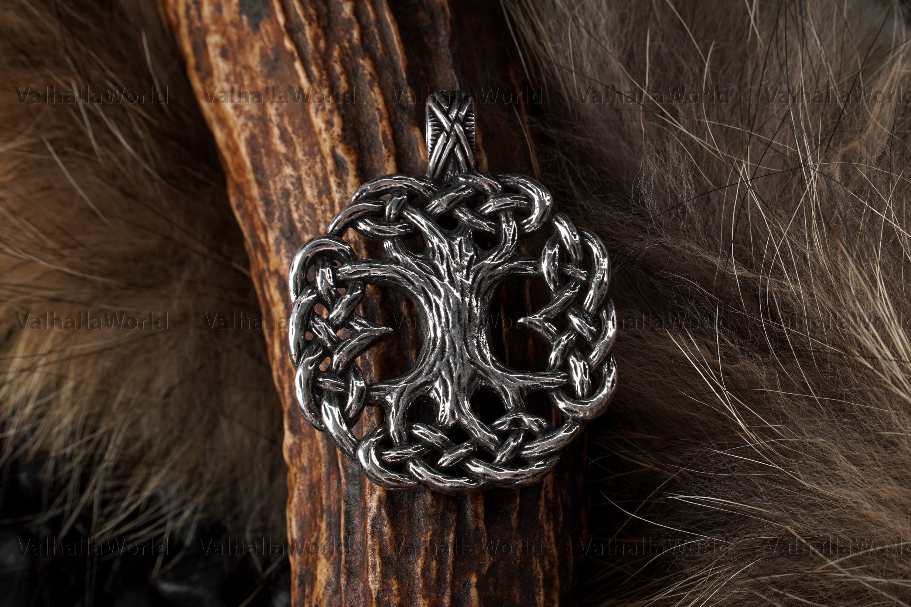 Large Yggdrasil Pendant - Valhallaworld