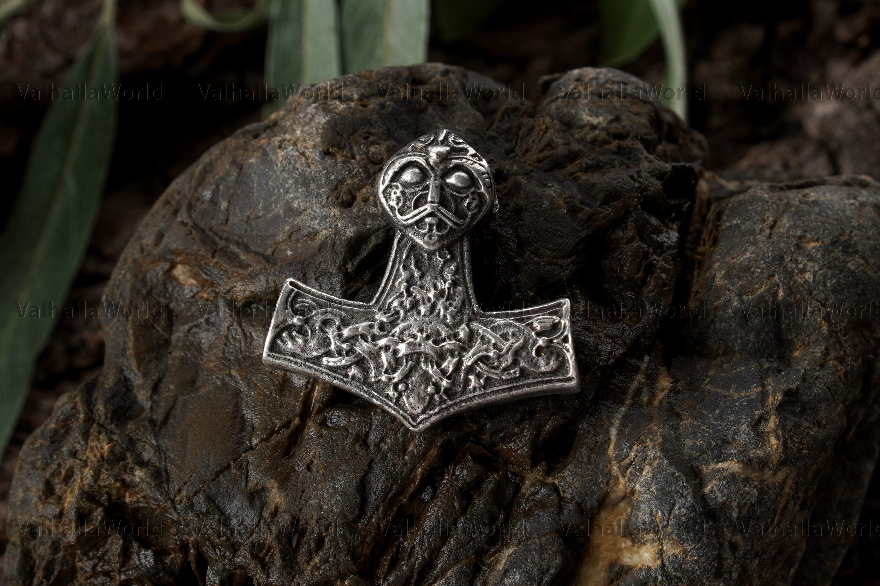 Mjolnir Pendant - Valhallaworld