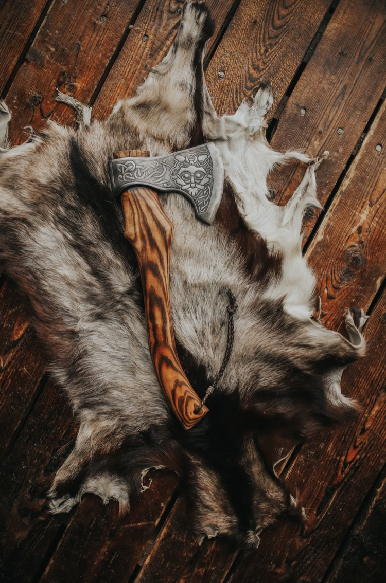 Viking axe - MASK of ODIN - Valhallaworld