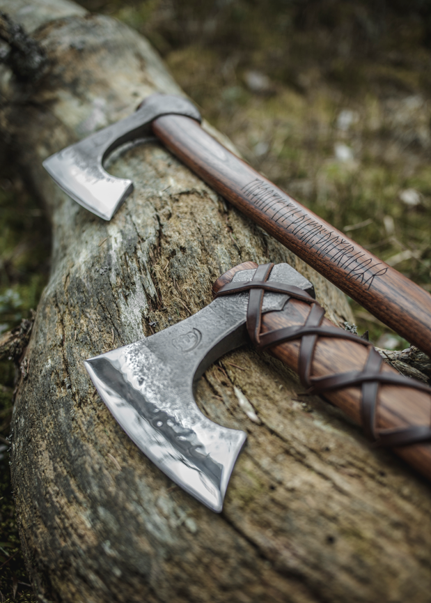 Large Ragnar Axe