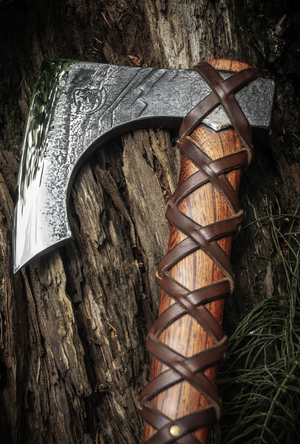 Large Ragnar Axe