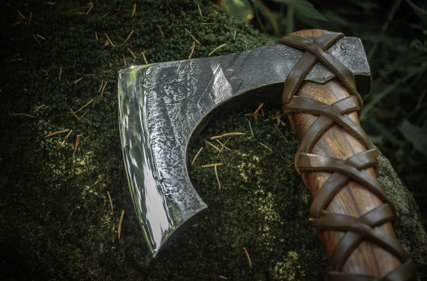 Large Ragnar Axe