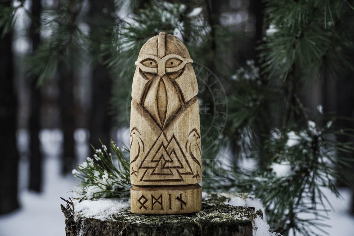 odin statue