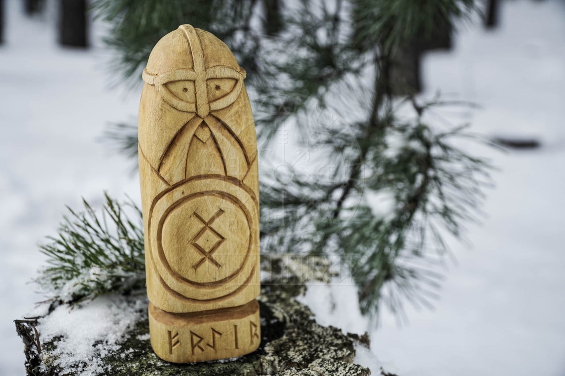 Freyr viking god