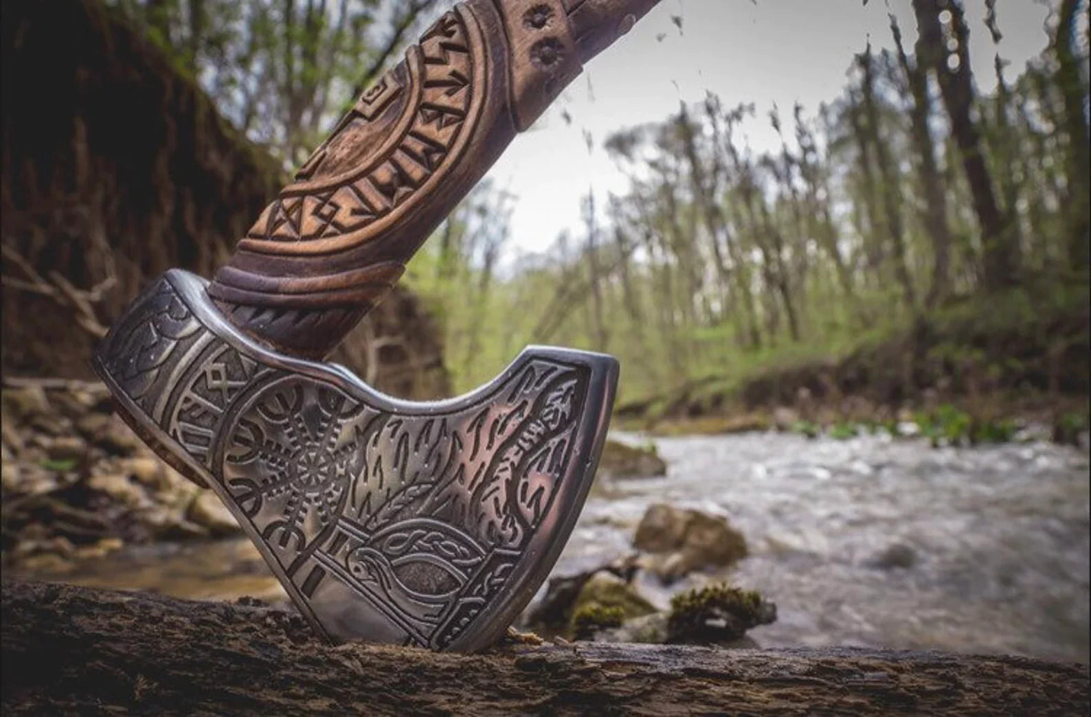 Ragnar engraved axe • 5-7 days delivery guarantee