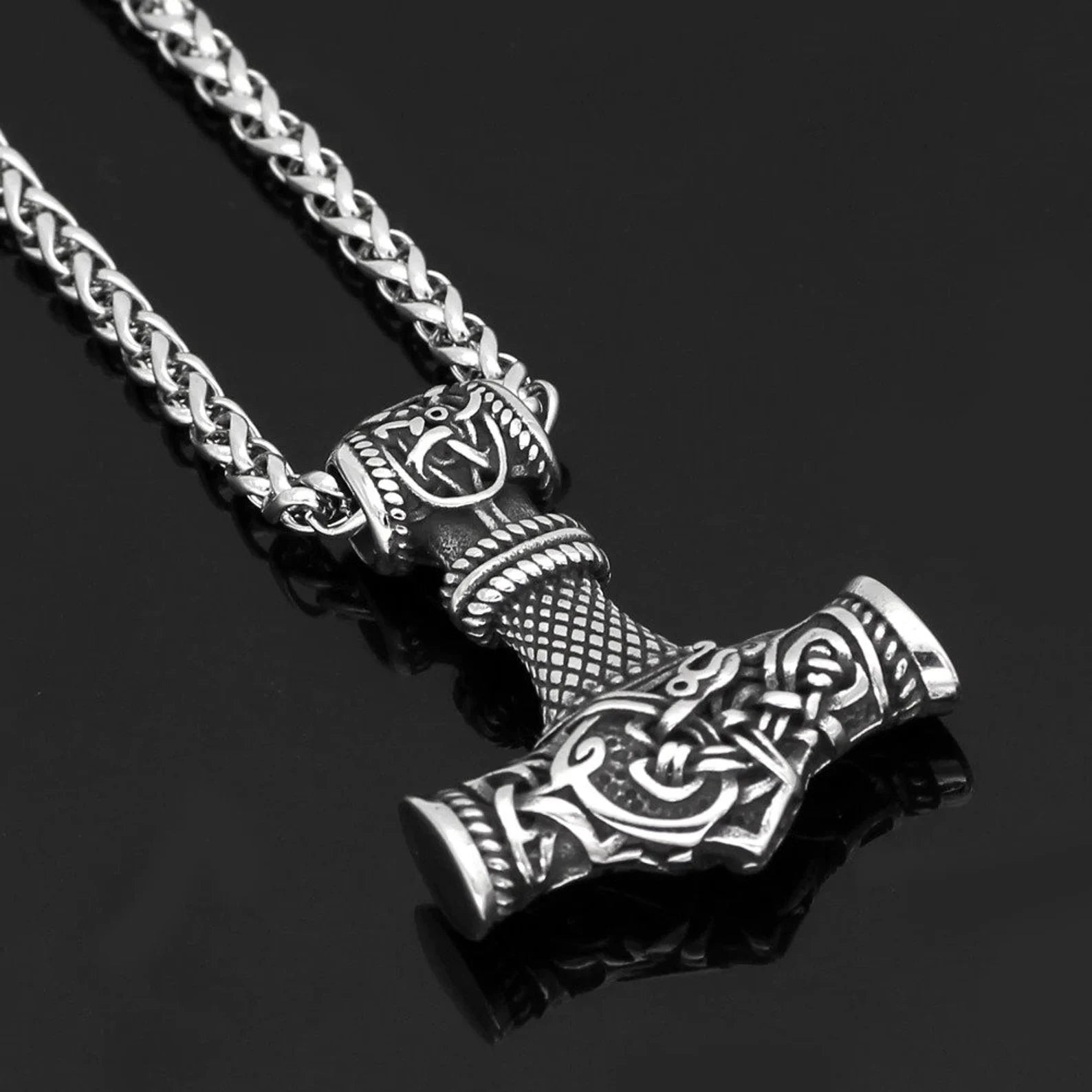 Traditional mjolnir pendant