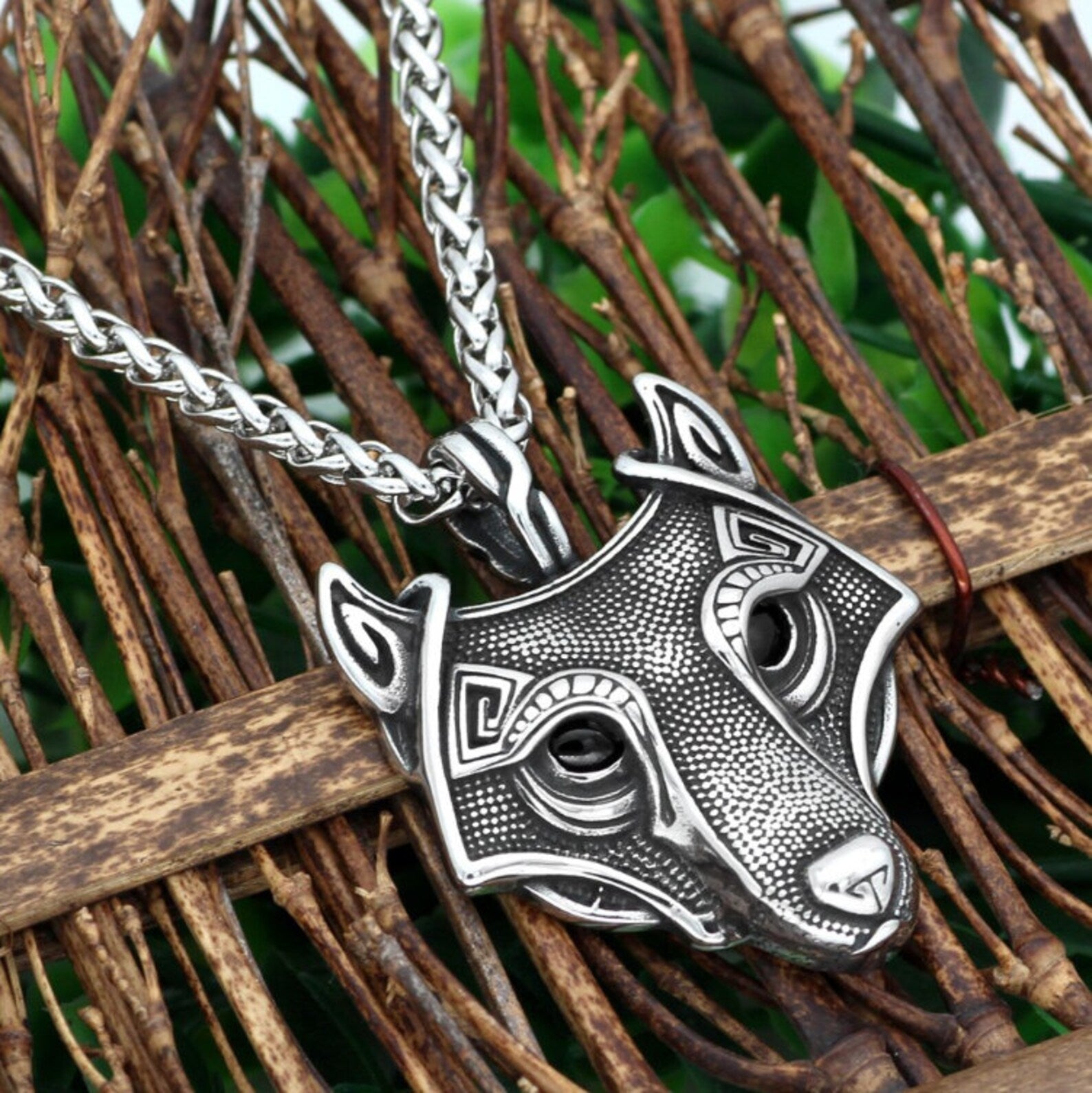 Wolf head pendant