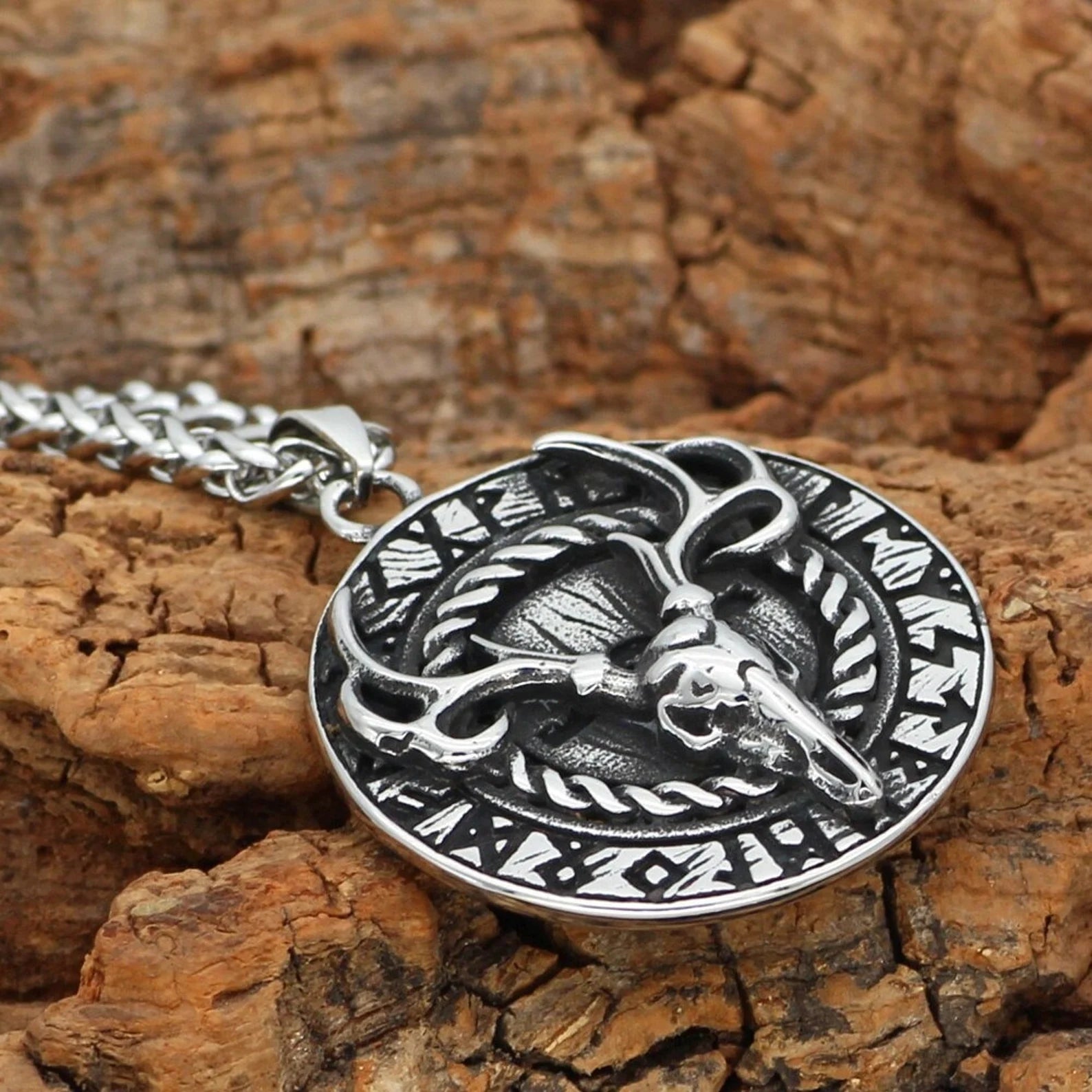 Runic Deer Norse Necklace • 5-7 days delivery within USA