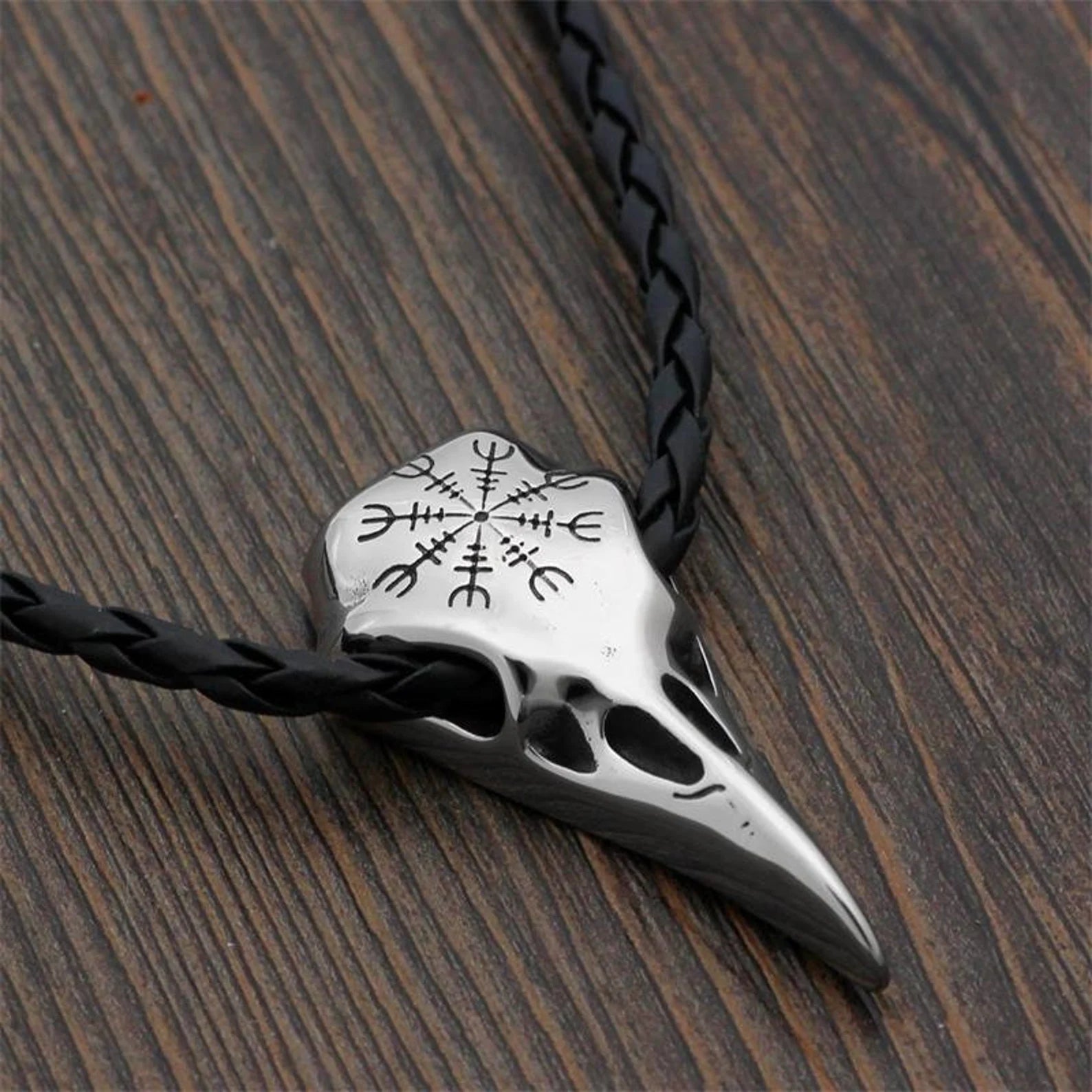 Raven Skull Necklace • 5-7 days delivery within USA