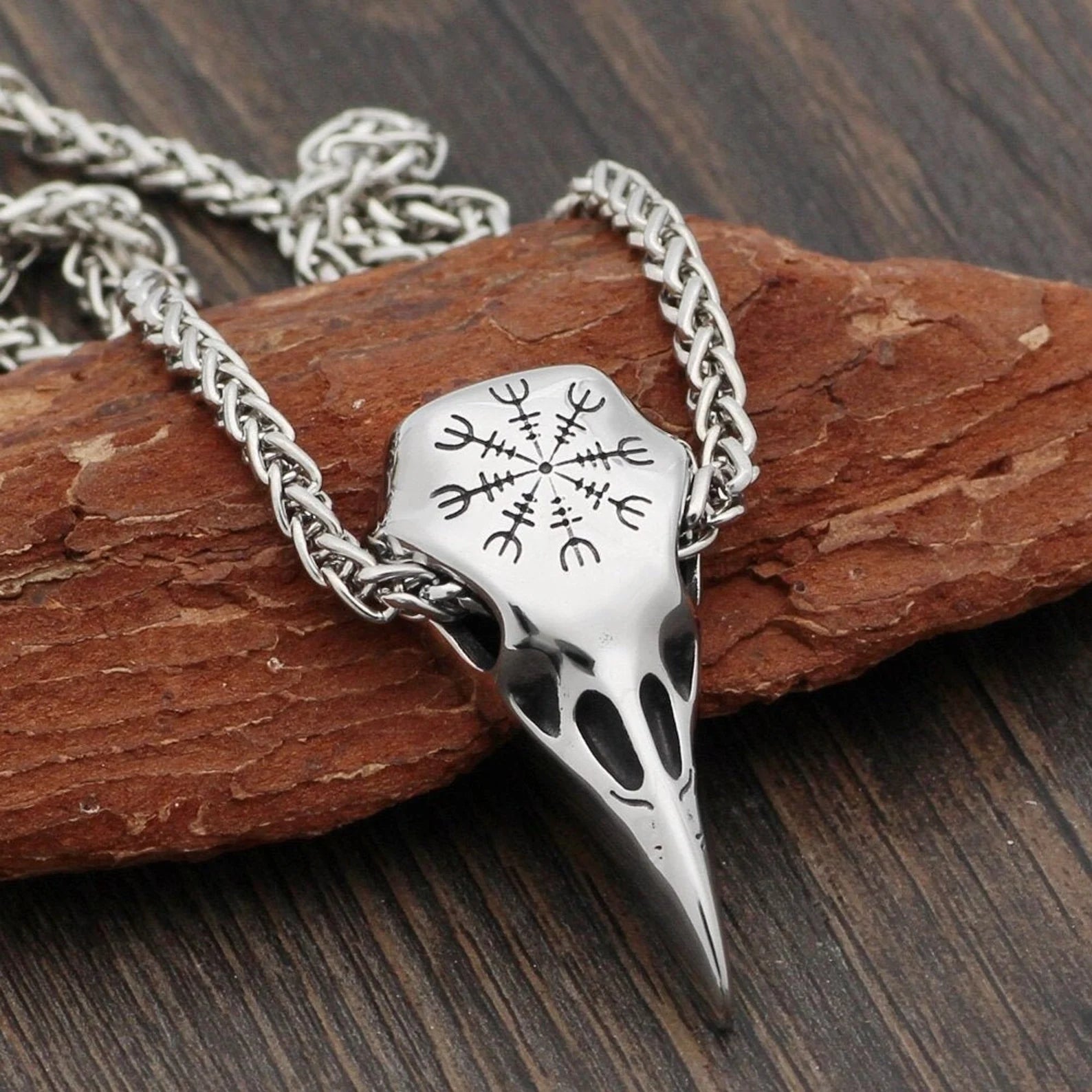 Raven Skull Necklace • 5-7 days delivery within USA