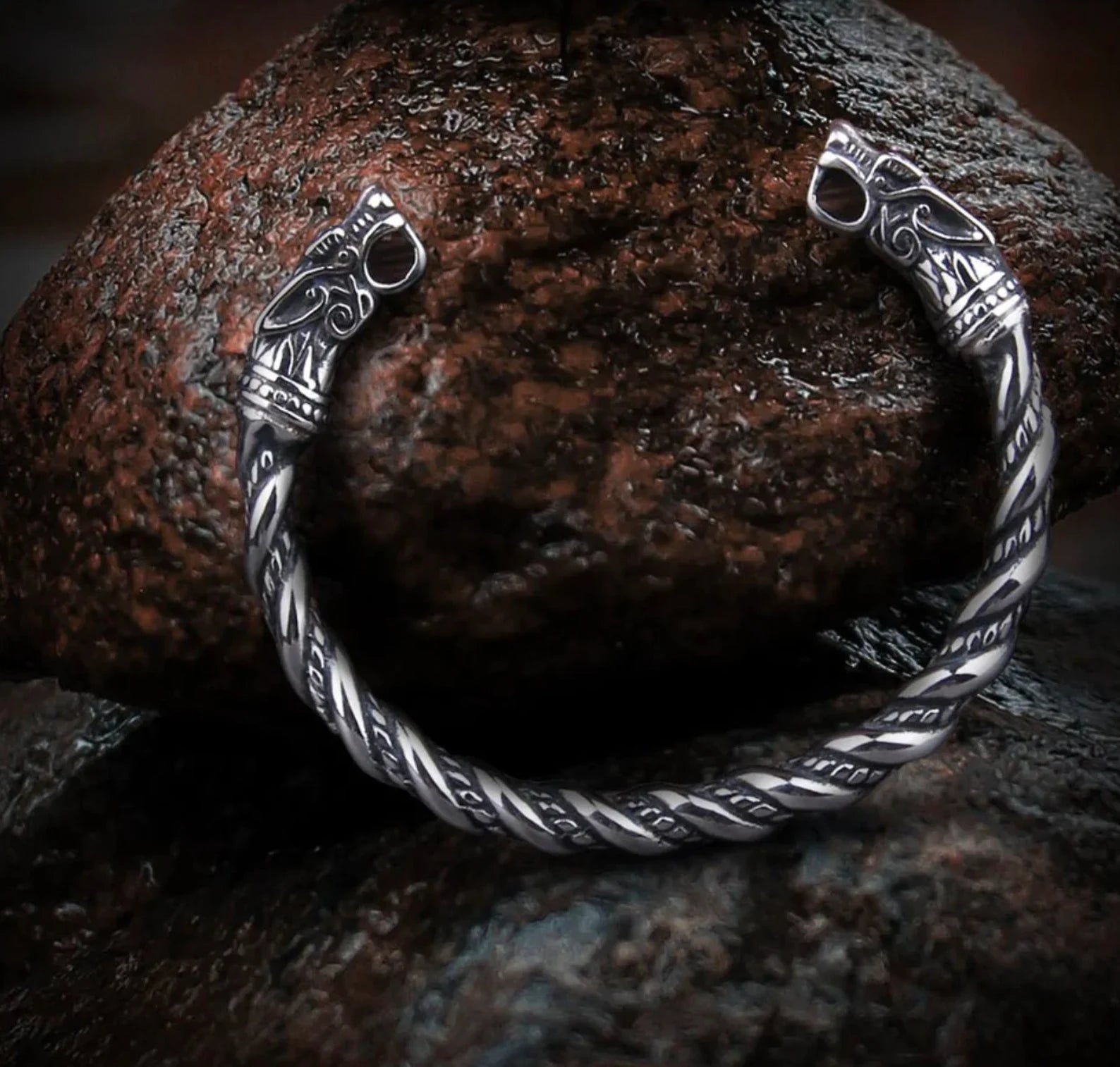 Wolf Bracelet for men • 5-7 days delivery within USA