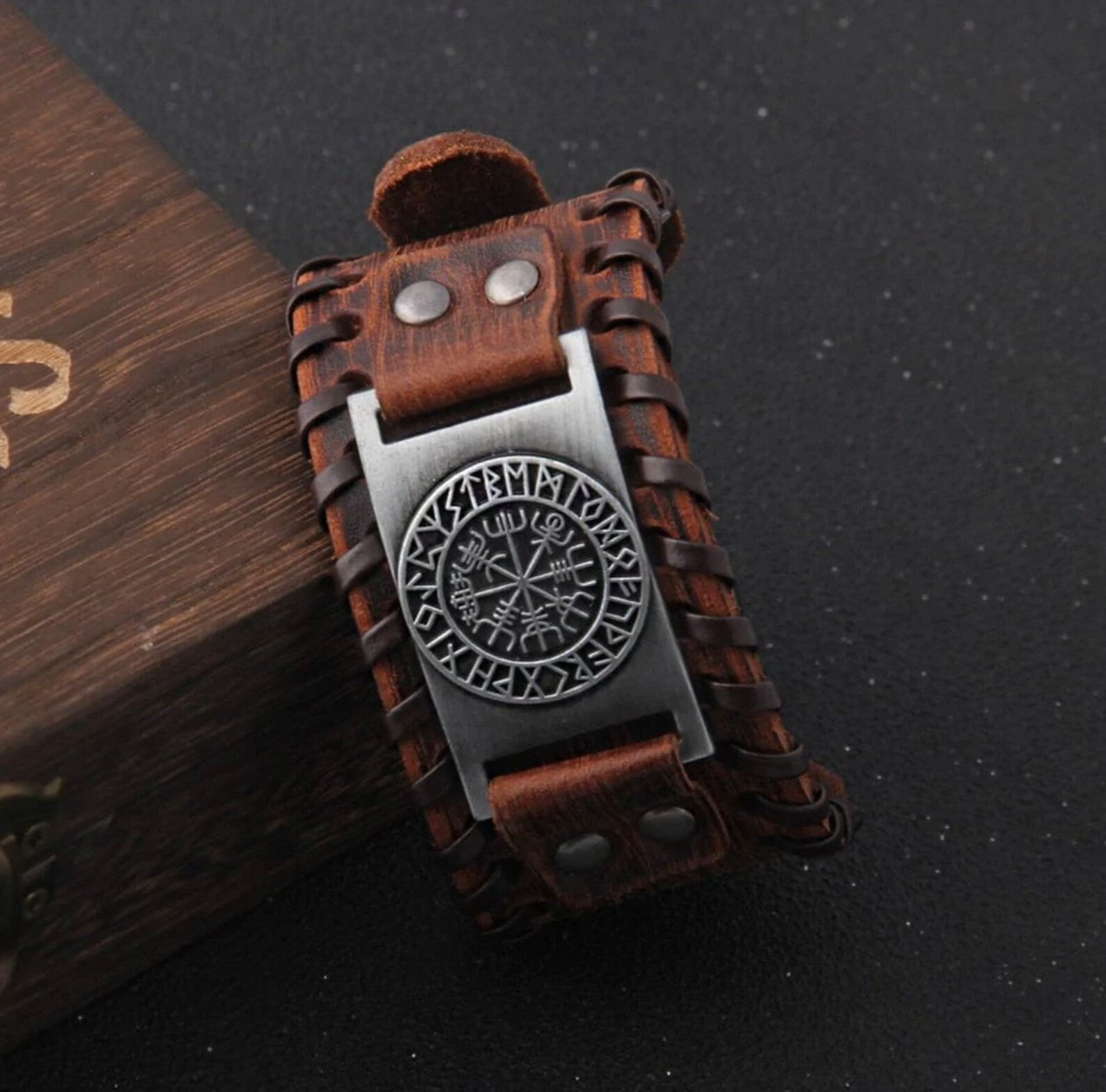 Vegvisir Leather Bracelet • 5-7 days delivery within USA