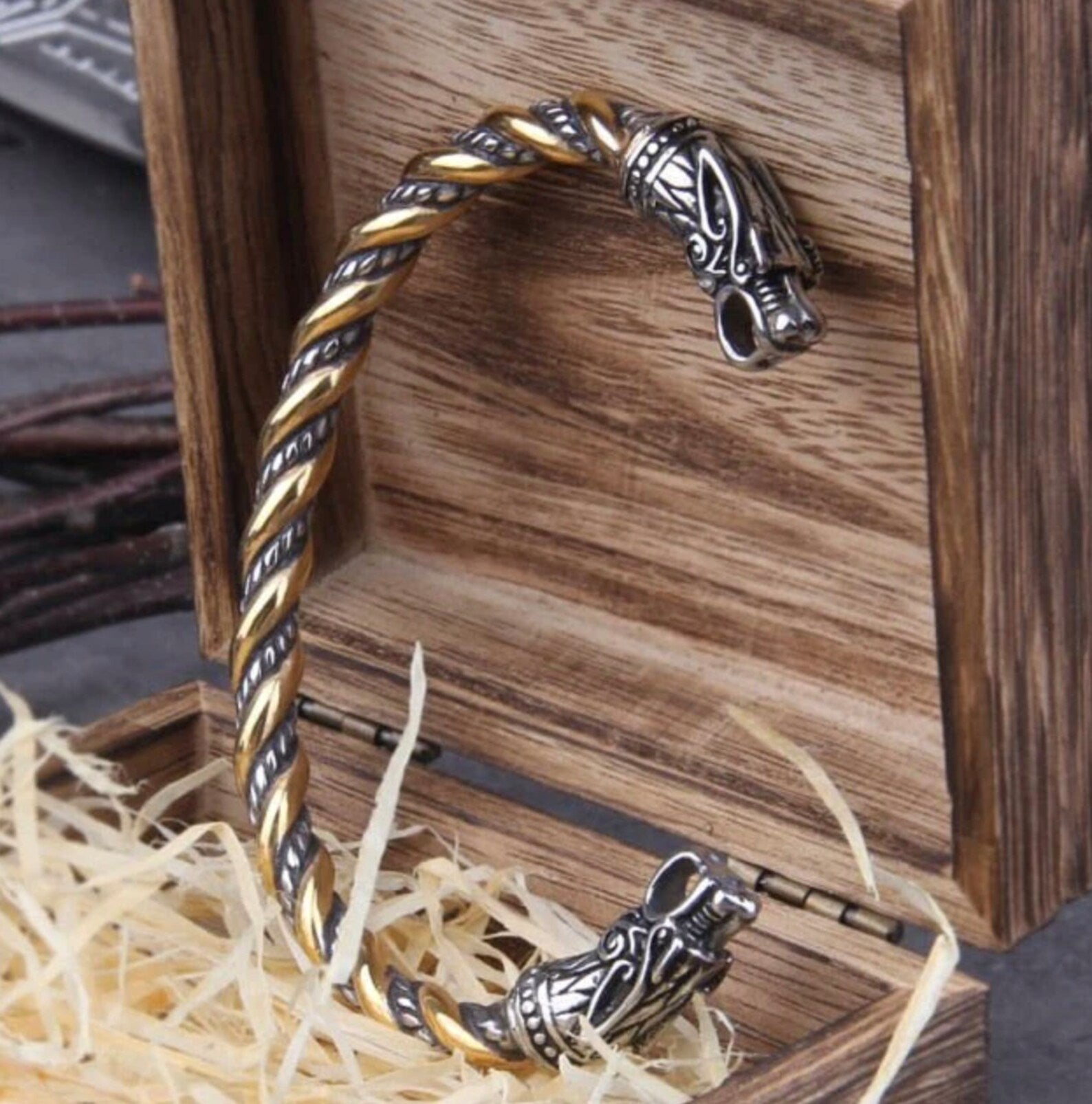 Wolf Bracelet for men • 5-7 days delivery withing USA