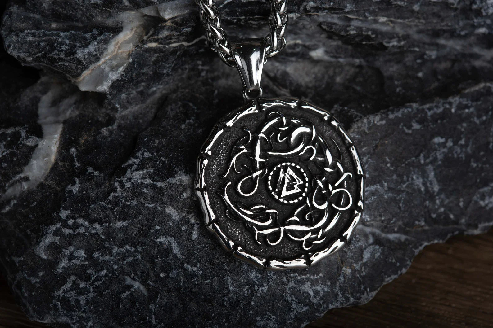 Valknut Jormungand necklace • 5-7 days delivery guarantee