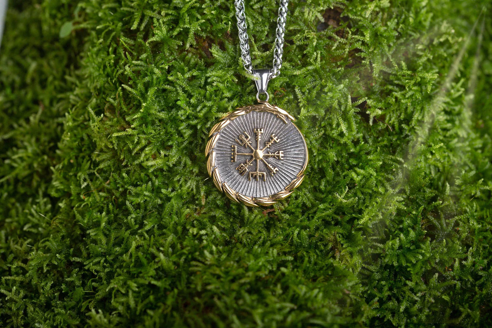 Valknut necklace • 5-7 days delivery guarantee