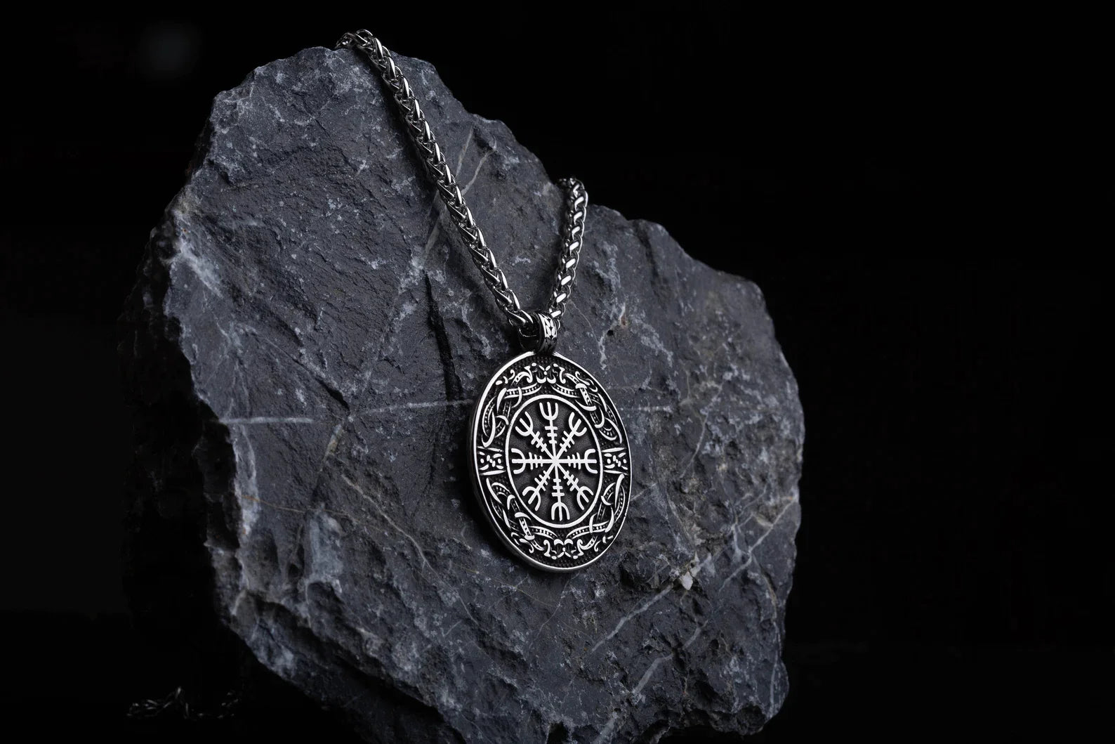 Helm of Awe necklace • 5-7 days delivery guarantee