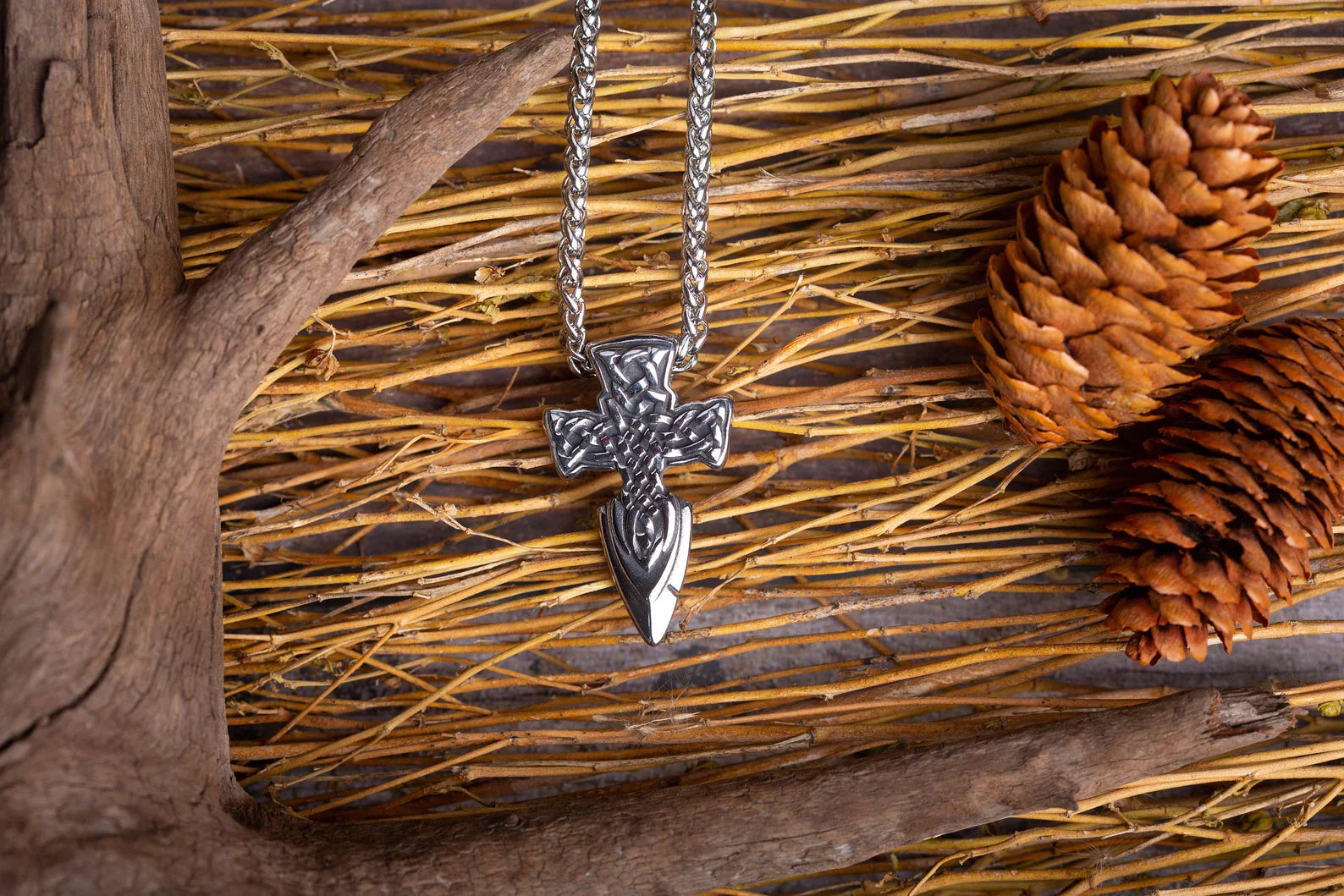 Celtic Cross necklace • 5-7 days delivery guarantee