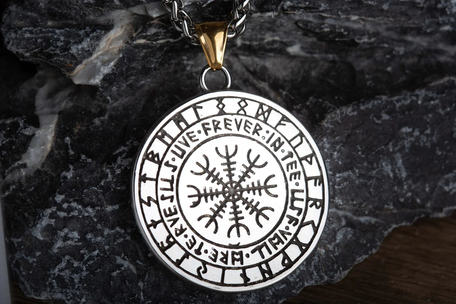 Raven and Valknut necklace • 5-7 days delivery guarantee
