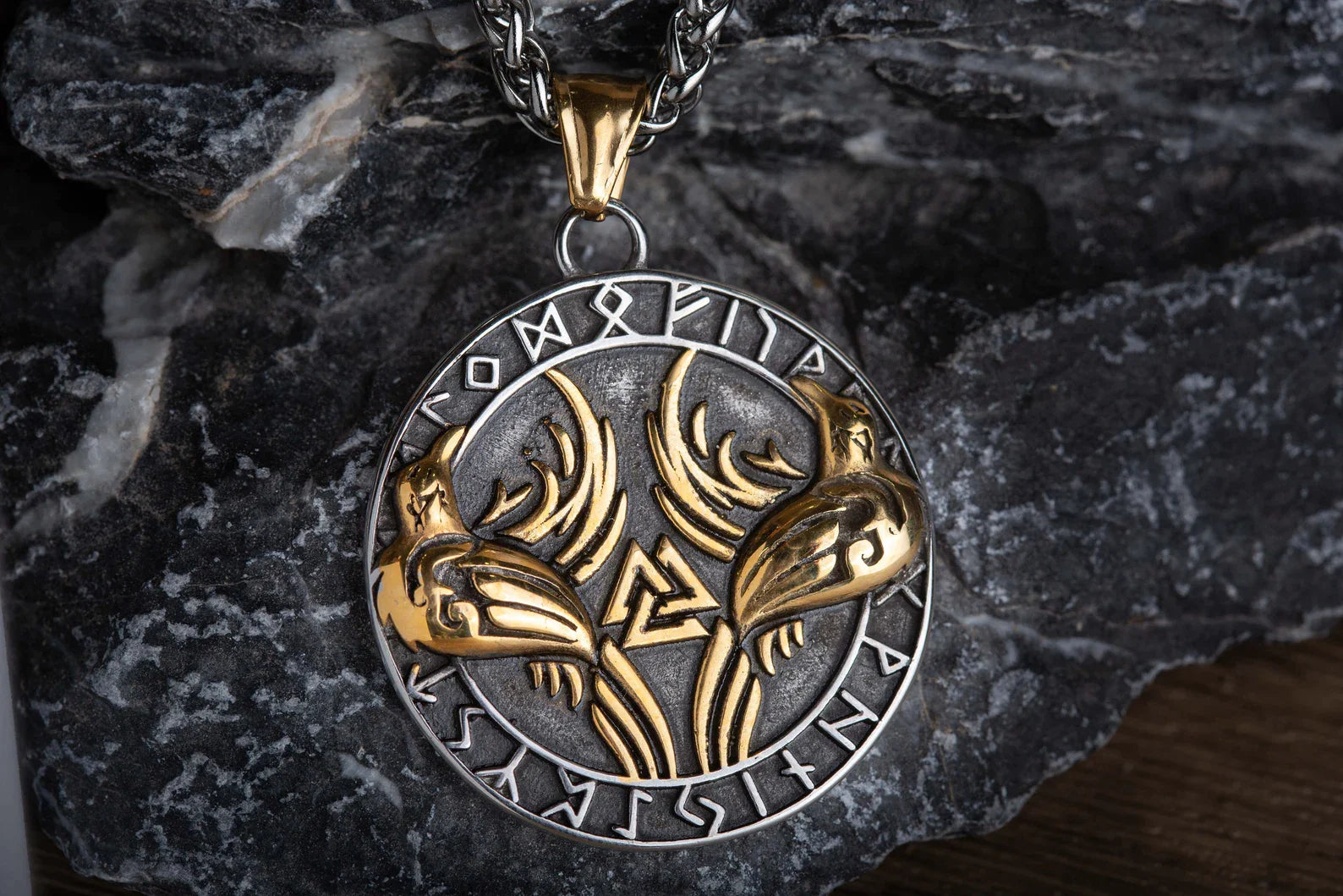Raven and Valknut necklace • 5-7 days delivery guarantee