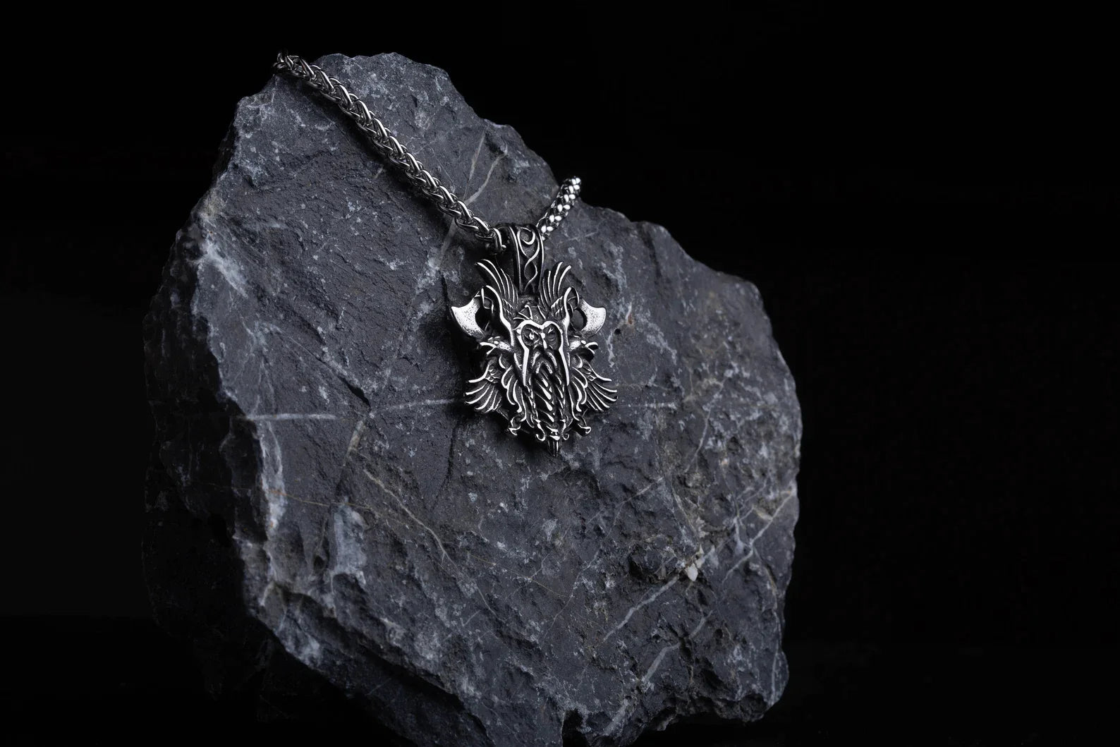 Norse Warrior necklace • 5-7 days delivery guarantee