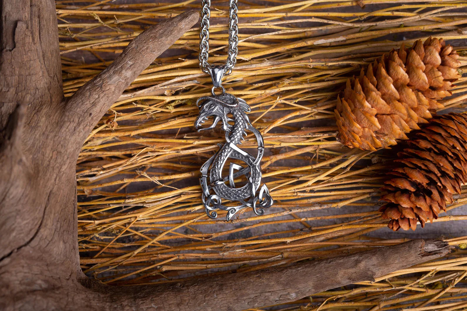 Jormungand necklace • 5-7 days delivery guarantee