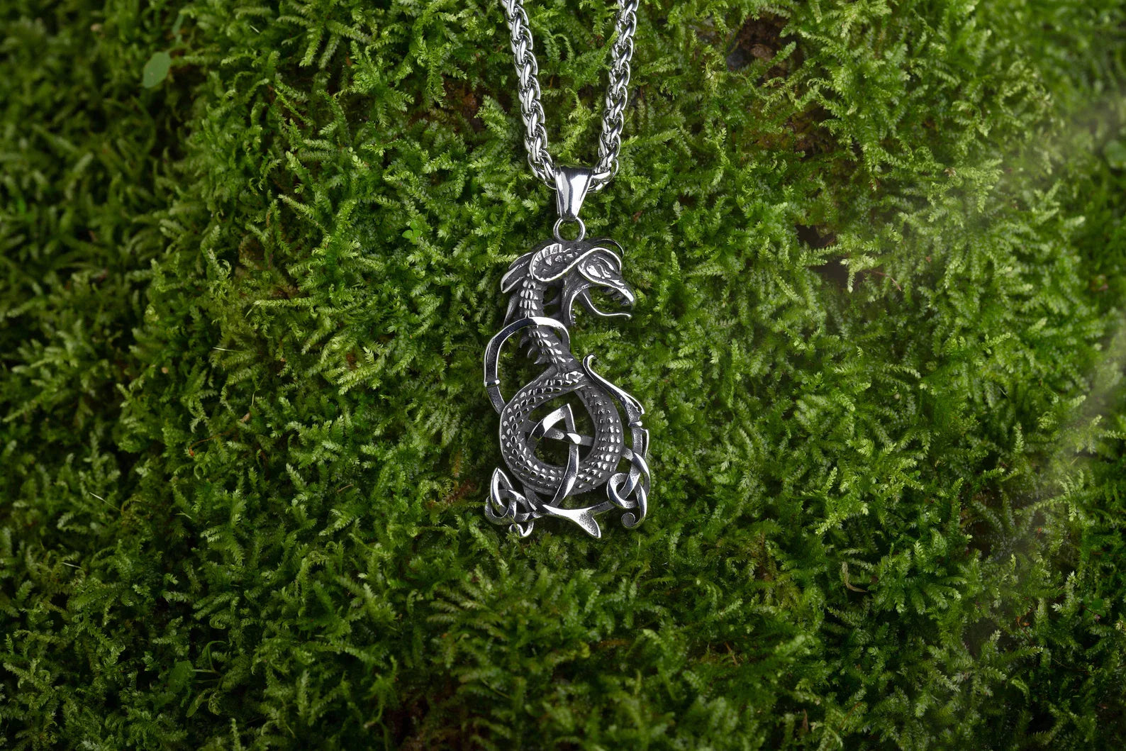 Jormungand necklace • 5-7 days delivery guarantee