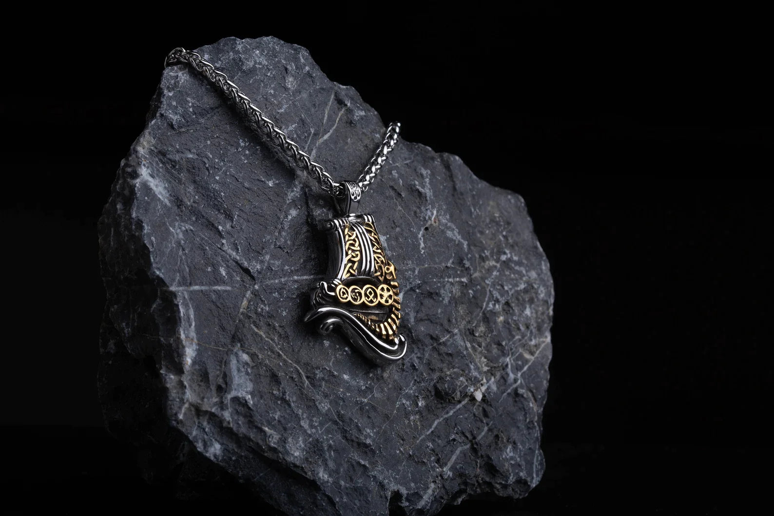 Drakkar necklace • 5-7 days delivery guarantee