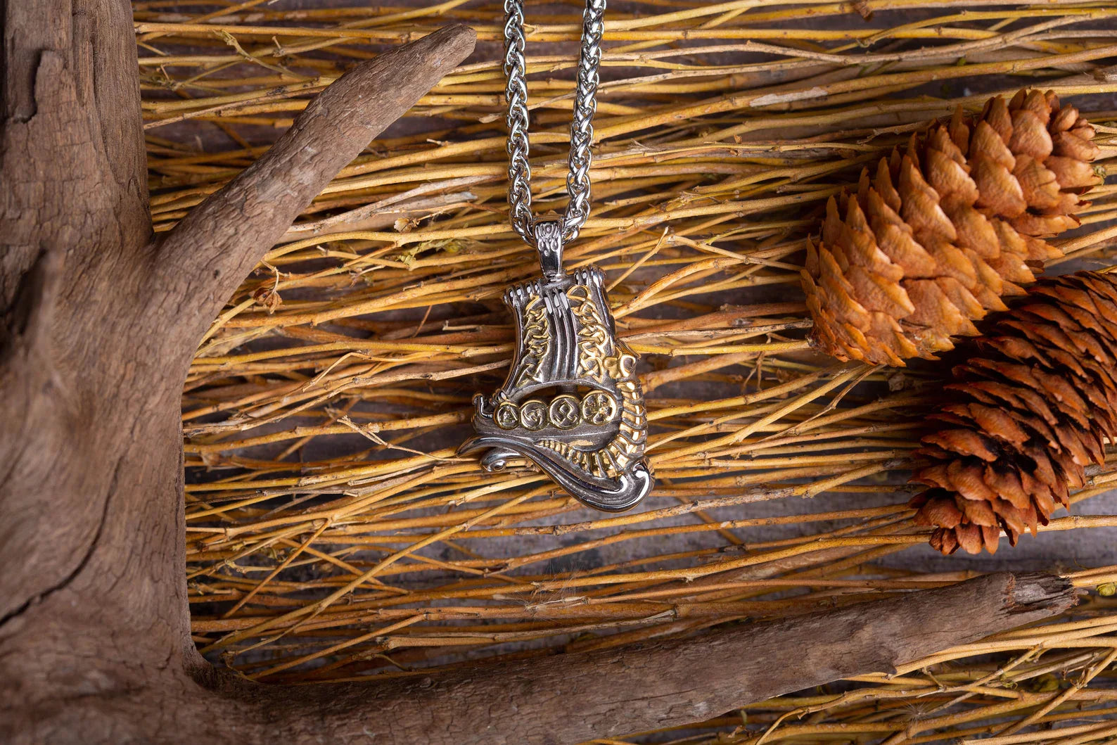 Drakkar necklace • 5-7 days delivery guarantee